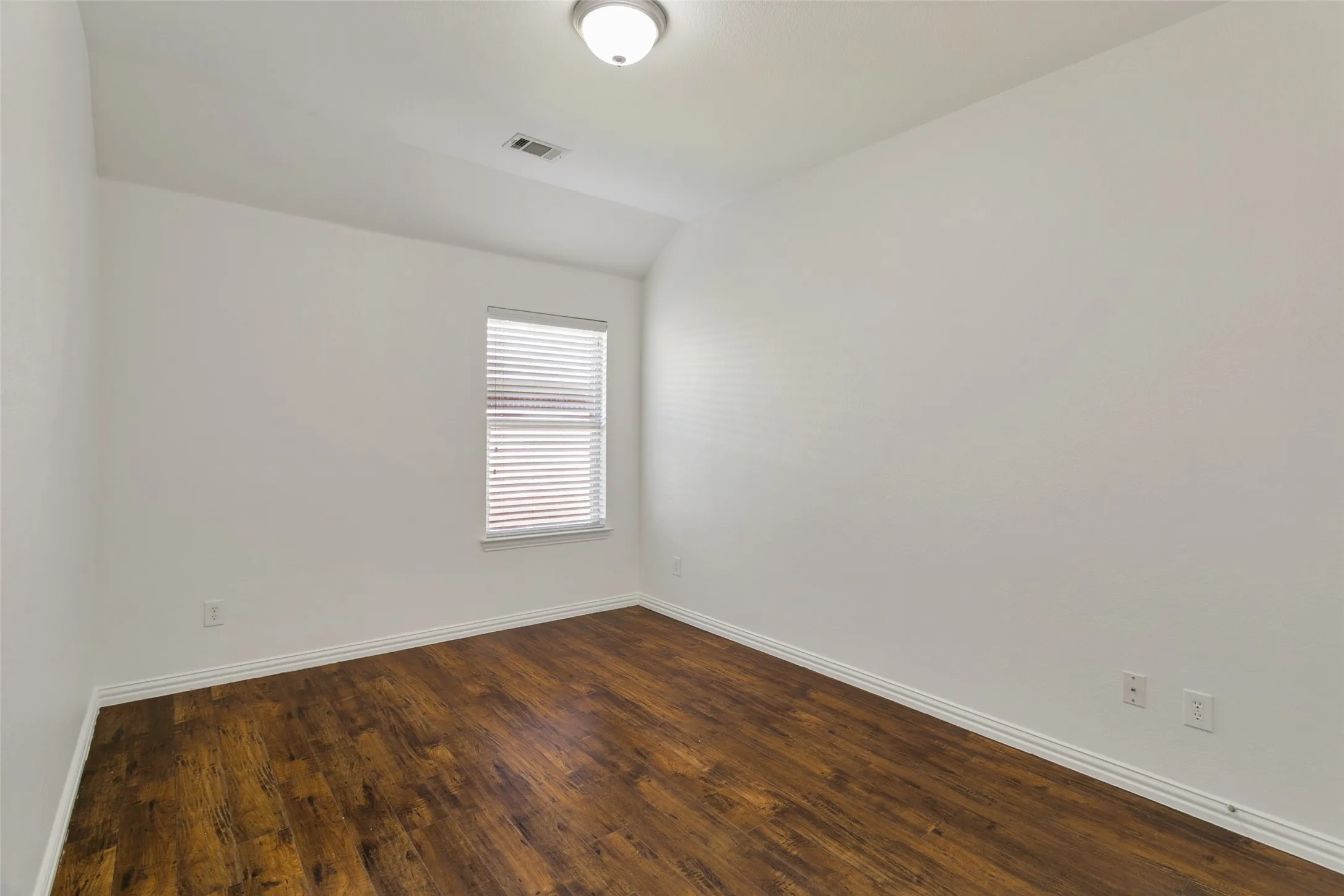 Single Family Residence For Sale in Denton County , 2213 Willow Creek Drive, Little Elm, Texas 75068, 3 Bedroom, 2 Bathroom, 2 Garage spaces, 1,825 Sqft, built in 2012, mls#21358976, Real Estate Agent in Little Elm, Homes For Sale in Denton county, Homes For Sale in Little Elm, Realtor in Little Elm Texas, Real Estate Brokerage Independent Realty Texas, Luminita Cordes Realtor