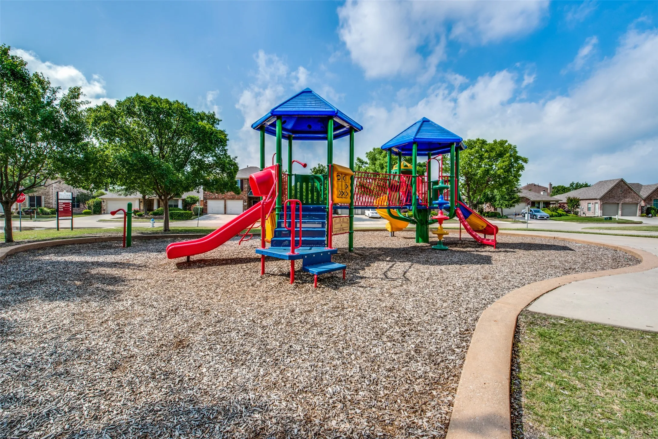 Single Family Residence For Sale in Denton County , 2213 Willow Creek Drive, Little Elm, Texas 75068, 3 Bedroom, 2 Bathroom, 2 Garage spaces, 1,825 Sqft, built in 2012, mls#21358976, Real Estate Agent in Little Elm, Homes For Sale in Denton county, Homes For Sale in Little Elm, Realtor in Little Elm Texas, Real Estate Brokerage Independent Realty Texas, Luminita Cordes Realtor