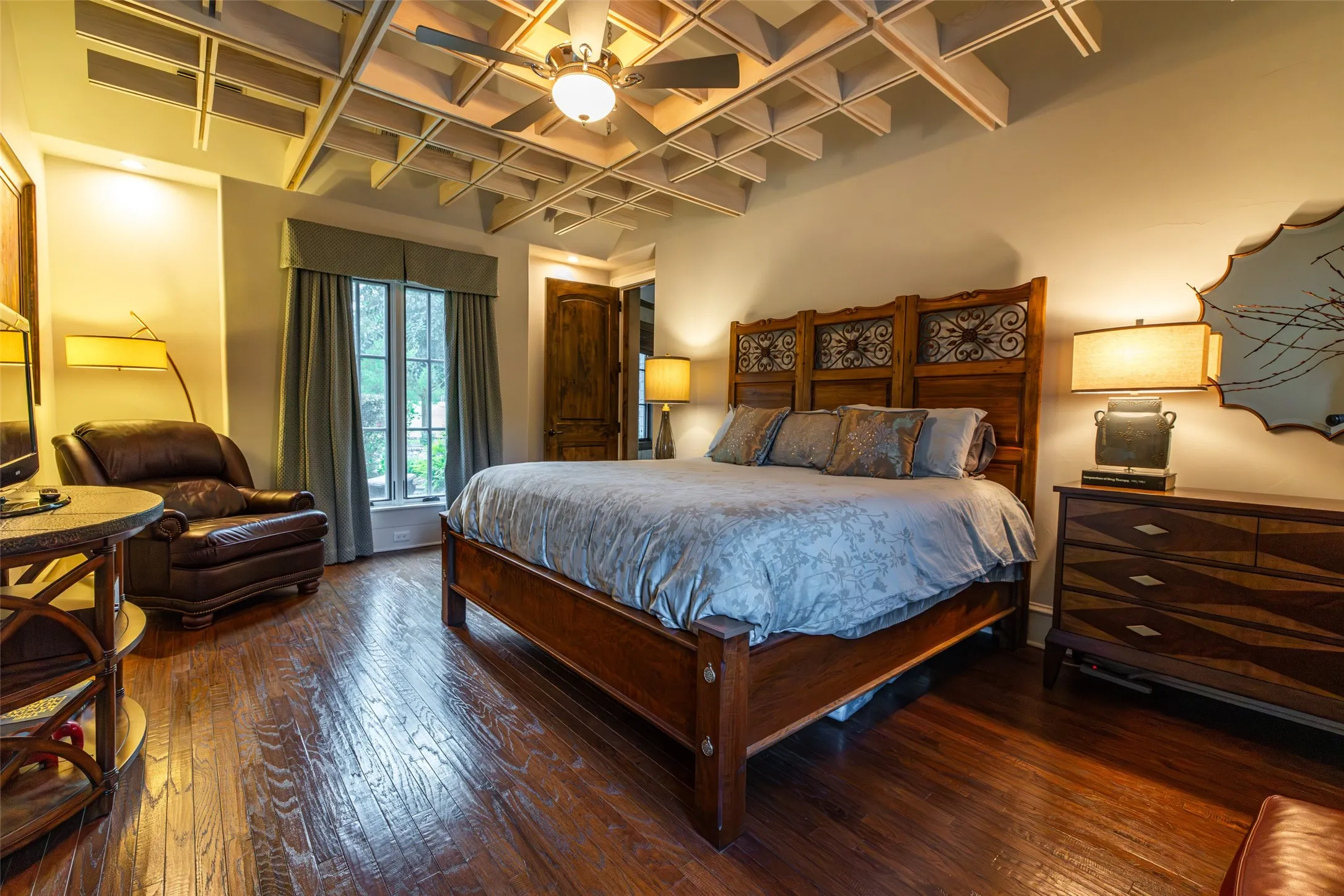 Single Family Residence For Sale in Harrison County , 325 Young Road, Hallsville, Texas 75650, 4 Bedroom, 4 Bathroom, 3 Garage spaces, 7,100 Sqft, built in 2014, mls#21358996, Real Estate Agent in Hallsville, Homes For Sale in Harrison county, Homes For Sale in Hallsville, Realtor in Hallsville Texas, Real Estate Brokerage Independent Realty Texas, Luminita Cordes Realtor