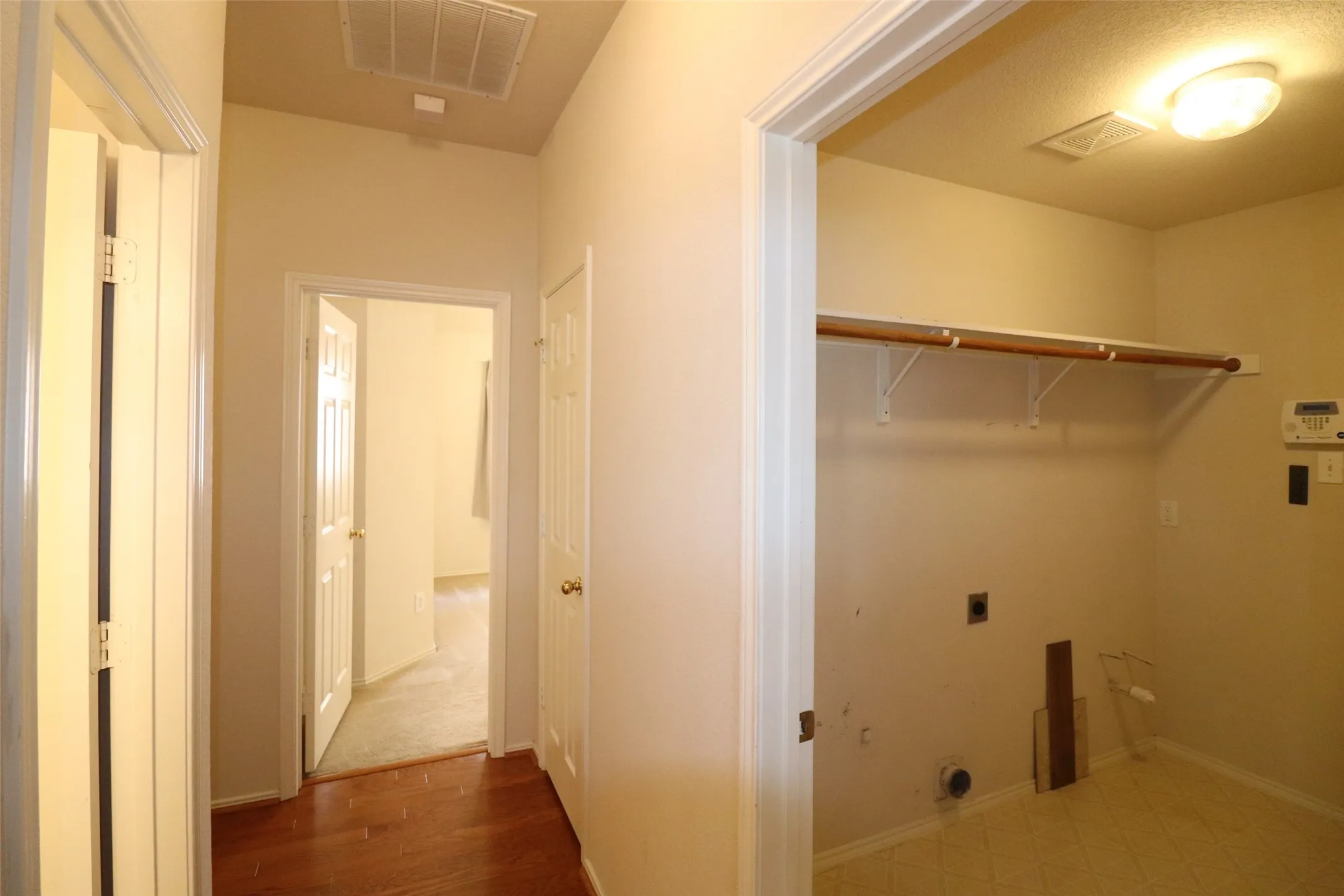 Single Family Residence For Rent in Dallas County , 7901 Stonehaven Lane, Rowlett, Texas 75089, 4 Bedroom, 2 Bathroom, 2 Garage spaces, 2,513 Sqft, built in 2000, mls#21336806, Real Estate Agent in Rowlett, Homes For Rent in Dallas county, Homes For Rent in Rowlett, Realtor in Rowlett Texas, Real Estate Brokerage Independent Realty Texas, Luminita Cordes Realtor