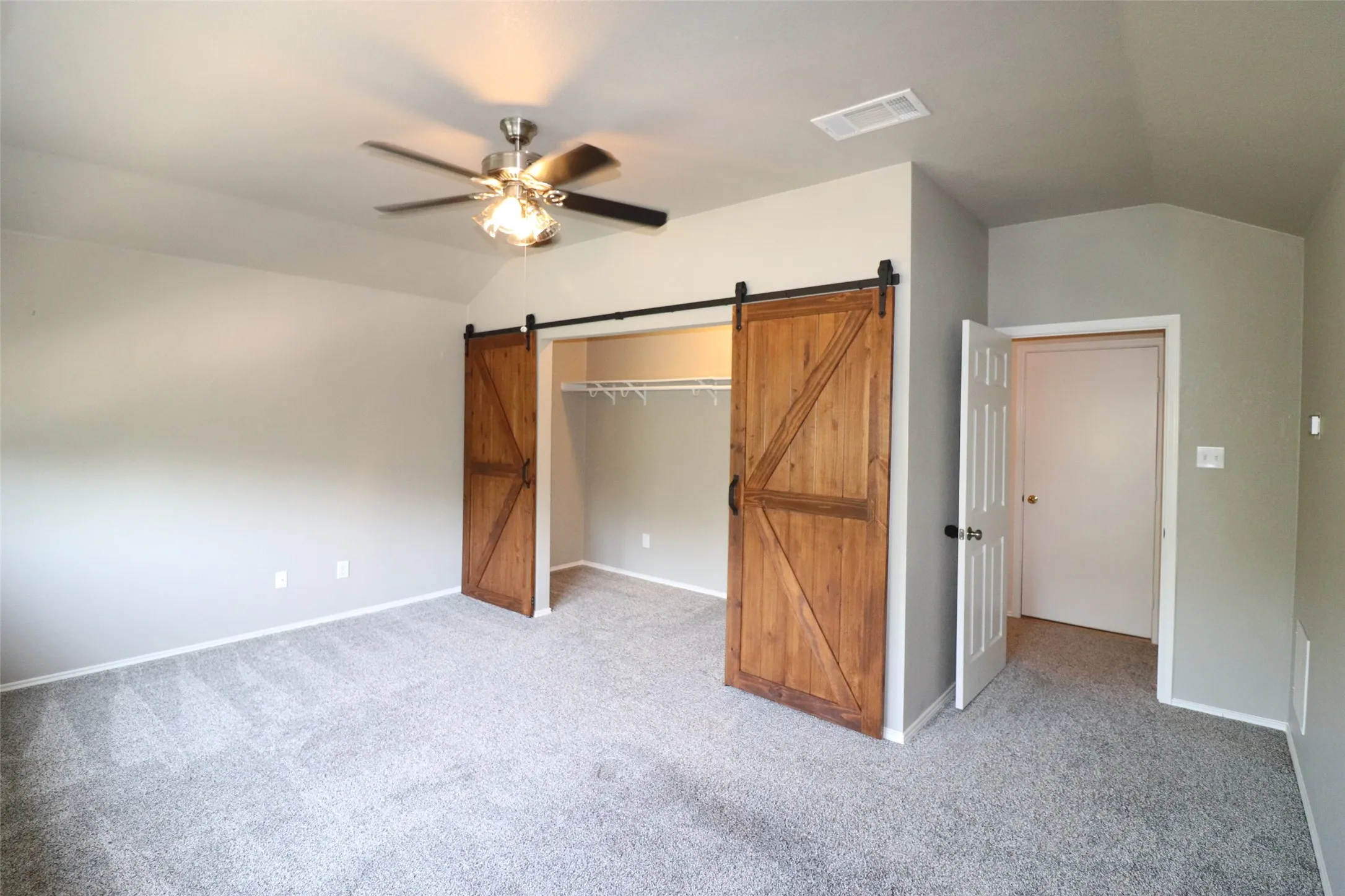 Single Family Residence For Rent in Dallas County , 7901 Stonehaven Lane, Rowlett, Texas 75089, 4 Bedroom, 2 Bathroom, 2 Garage spaces, 2,513 Sqft, built in 2000, mls#21336806, Real Estate Agent in Rowlett, Homes For Rent in Dallas county, Homes For Rent in Rowlett, Realtor in Rowlett Texas, Real Estate Brokerage Independent Realty Texas, Luminita Cordes Realtor