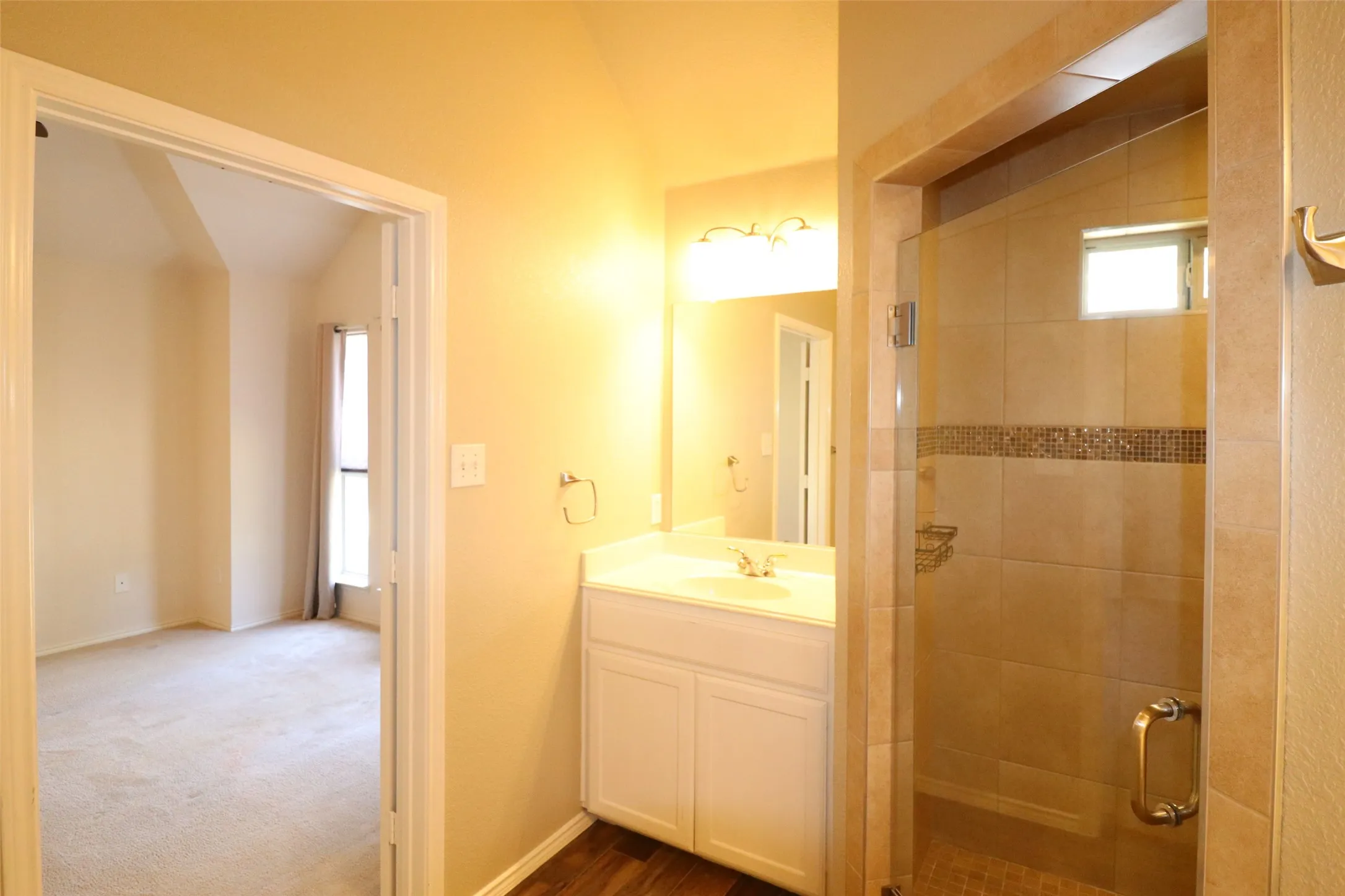 Single Family Residence For Rent in Dallas County , 7901 Stonehaven Lane, Rowlett, Texas 75089, 4 Bedroom, 2 Bathroom, 2 Garage spaces, 2,513 Sqft, built in 2000, mls#21336806, Real Estate Agent in Rowlett, Homes For Rent in Dallas county, Homes For Rent in Rowlett, Realtor in Rowlett Texas, Real Estate Brokerage Independent Realty Texas, Luminita Cordes Realtor