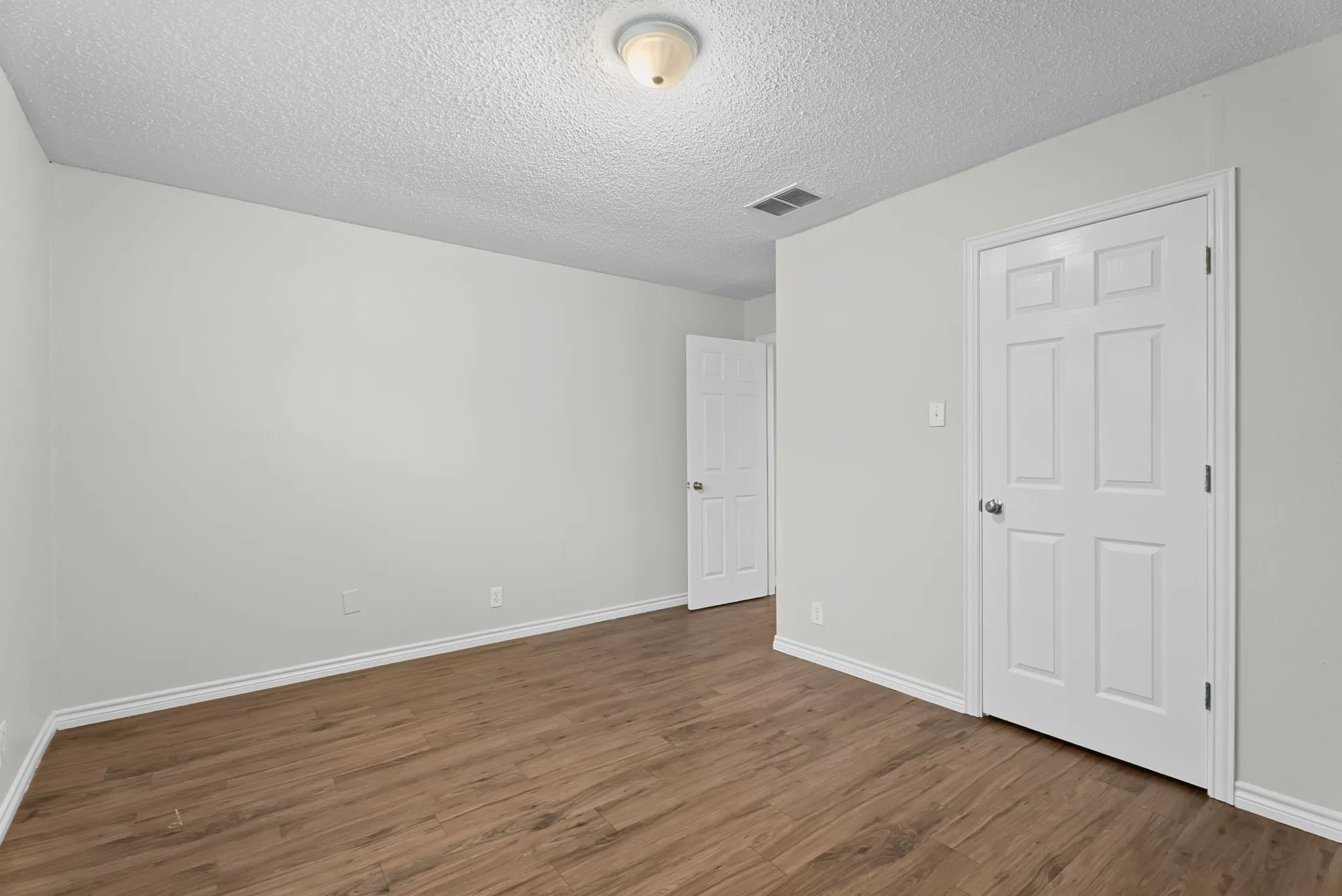 Apartment For Sale in Gregg County , 429 Johnson St, Longview, Texas 75602, 0, 0, Garage spaces, 0 Sqft, built in 1974, Price $1,150,000, mls#21358849, Real Estate Agent in Longview, Homes For Sale in Gregg county, Homes For Sale in Longview, Realtor in Longview Texas, Real Estate Brokerage Independent Realty Texas, Luminita Cordes Realtor