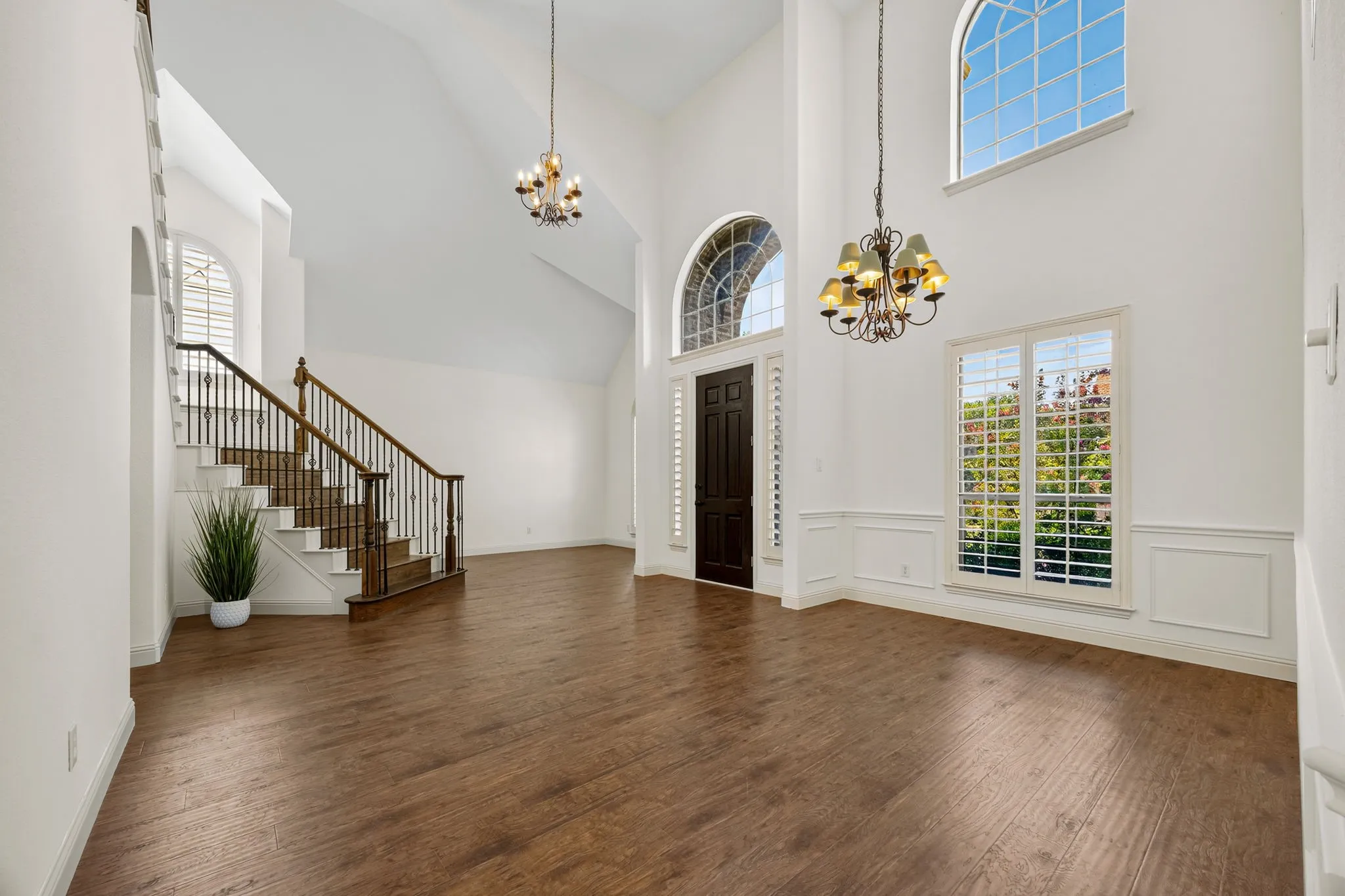 Single Family Residence For Sale in Collin County , 2308 Harrisburg Lane, Plano, Texas 75025, 5 Bedroom, 4 Bathroom, 3 Garage spaces, 3,915 Sqft, built in 2002, mls#21357534, Real Estate Agent in Plano, Homes For Sale in Collin county, Homes For Sale in Plano, Realtor in Plano Texas, Real Estate Brokerage Independent Realty Texas, Luminita Cordes Realtor