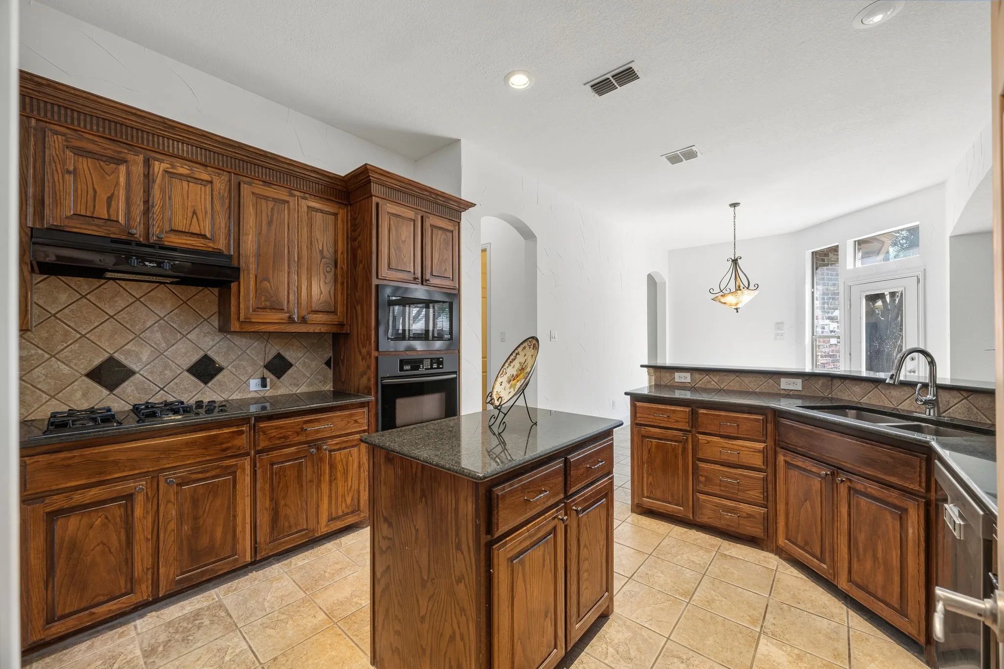 Single Family Residence For Sale in Collin County , 2308 Harrisburg Lane, Plano, Texas 75025, 5 Bedroom, 4 Bathroom, 3 Garage spaces, 3,915 Sqft, built in 2002, mls#21357534, Real Estate Agent in Plano, Homes For Sale in Collin county, Homes For Sale in Plano, Realtor in Plano Texas, Real Estate Brokerage Independent Realty Texas, Luminita Cordes Realtor