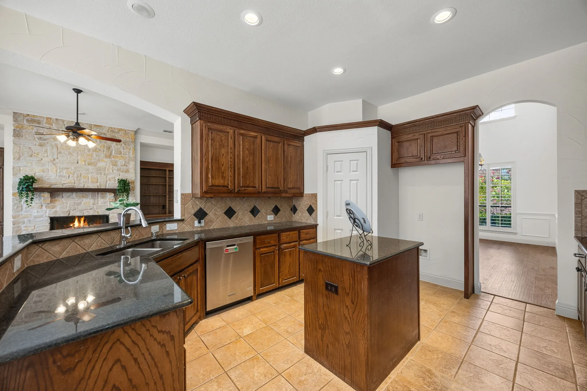 Single Family Residence For Sale in Collin County , 2308 Harrisburg Lane, Plano, Texas 75025, 5 Bedroom, 4 Bathroom, 3 Garage spaces, 3,915 Sqft, built in 2002, mls#21357534, Real Estate Agent in Plano, Homes For Sale in Collin county, Homes For Sale in Plano, Realtor in Plano Texas, Real Estate Brokerage Independent Realty Texas, Luminita Cordes Realtor