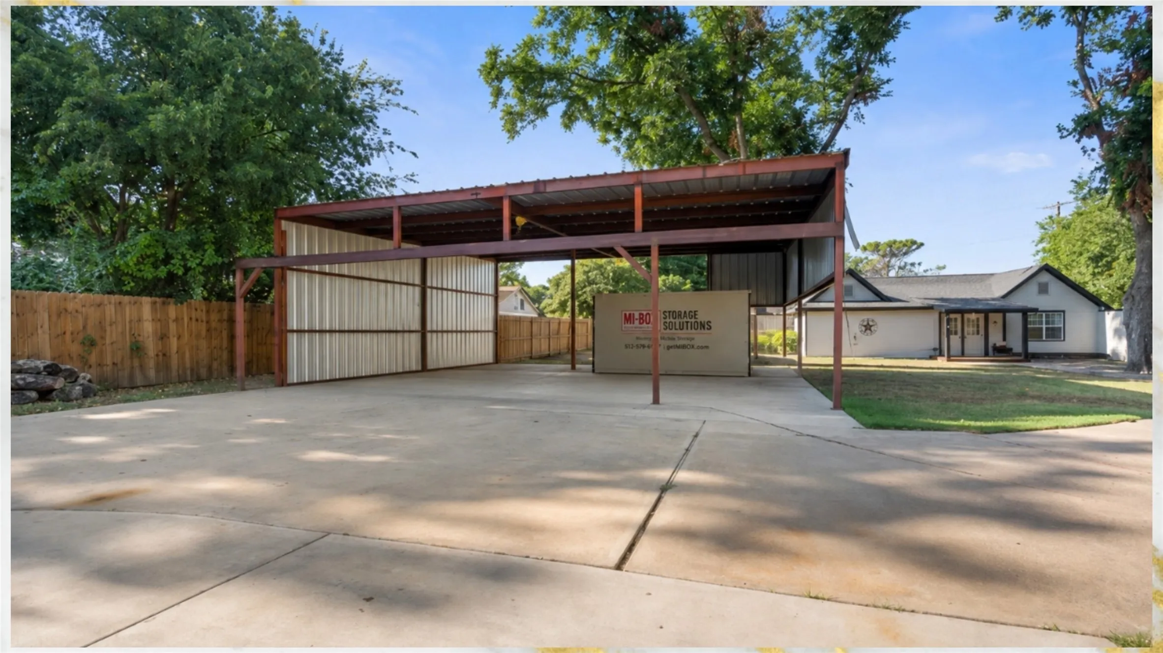 Single Family Residence For Sale in Parker County , 314 W 4th Street, Weatherford, Texas 76086, 3 Bedroom, 2 Bathroom, Garage spaces, 1,355 Sqft, built in 1950, mls#21359014, Real Estate Agent in Weatherford, Homes For Sale in Parker county, Homes For Sale in Weatherford, Realtor in Weatherford Texas, Real Estate Brokerage Independent Realty Texas, Luminita Cordes Realtor