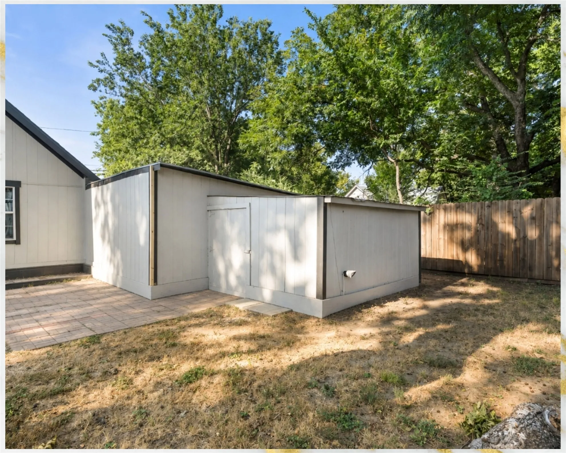 Single Family Residence For Sale in Parker County , 314 W 4th Street, Weatherford, Texas 76086, 3 Bedroom, 2 Bathroom, Garage spaces, 1,355 Sqft, built in 1950, mls#21359014, Real Estate Agent in Weatherford, Homes For Sale in Parker county, Homes For Sale in Weatherford, Realtor in Weatherford Texas, Real Estate Brokerage Independent Realty Texas, Luminita Cordes Realtor