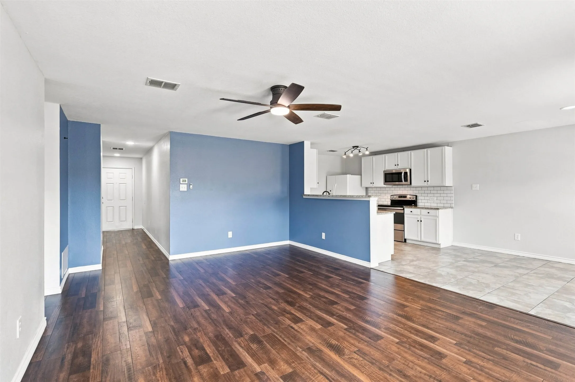 Single Family Residence For Sale in Collin County , 1217 Bellevue Drive, Princeton, Texas 75407, 3 Bedroom, 2 Bathroom, 2 Garage spaces, 1,439 Sqft, built in 2006, mls#21355267, Real Estate Agent in Princeton, Homes For Sale in Collin county, Homes For Sale in Princeton, Realtor in Princeton Texas, Real Estate Brokerage Independent Realty Texas, Luminita Cordes Realtor