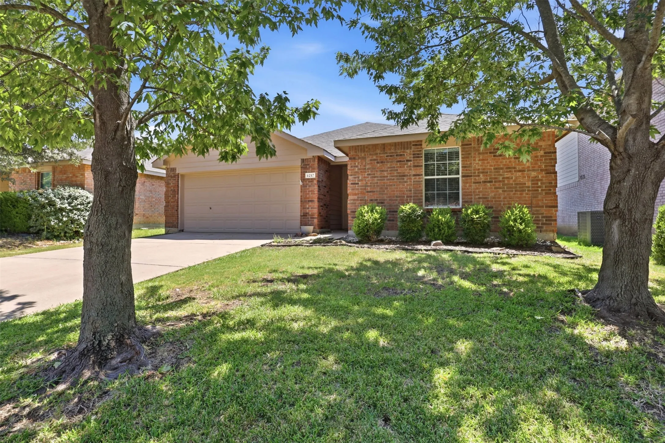 Single Family Residence For Sale in Collin County , 1217 Bellevue Drive, Princeton, Texas 75407, 3 Bedroom, 2 Bathroom, 2 Garage spaces, 1,439 Sqft, built in 2006, mls#21355267, Real Estate Agent in Princeton, Homes For Sale in Collin county, Homes For Sale in Princeton, Realtor in Princeton Texas, Real Estate Brokerage Independent Realty Texas, Luminita Cordes Realtor