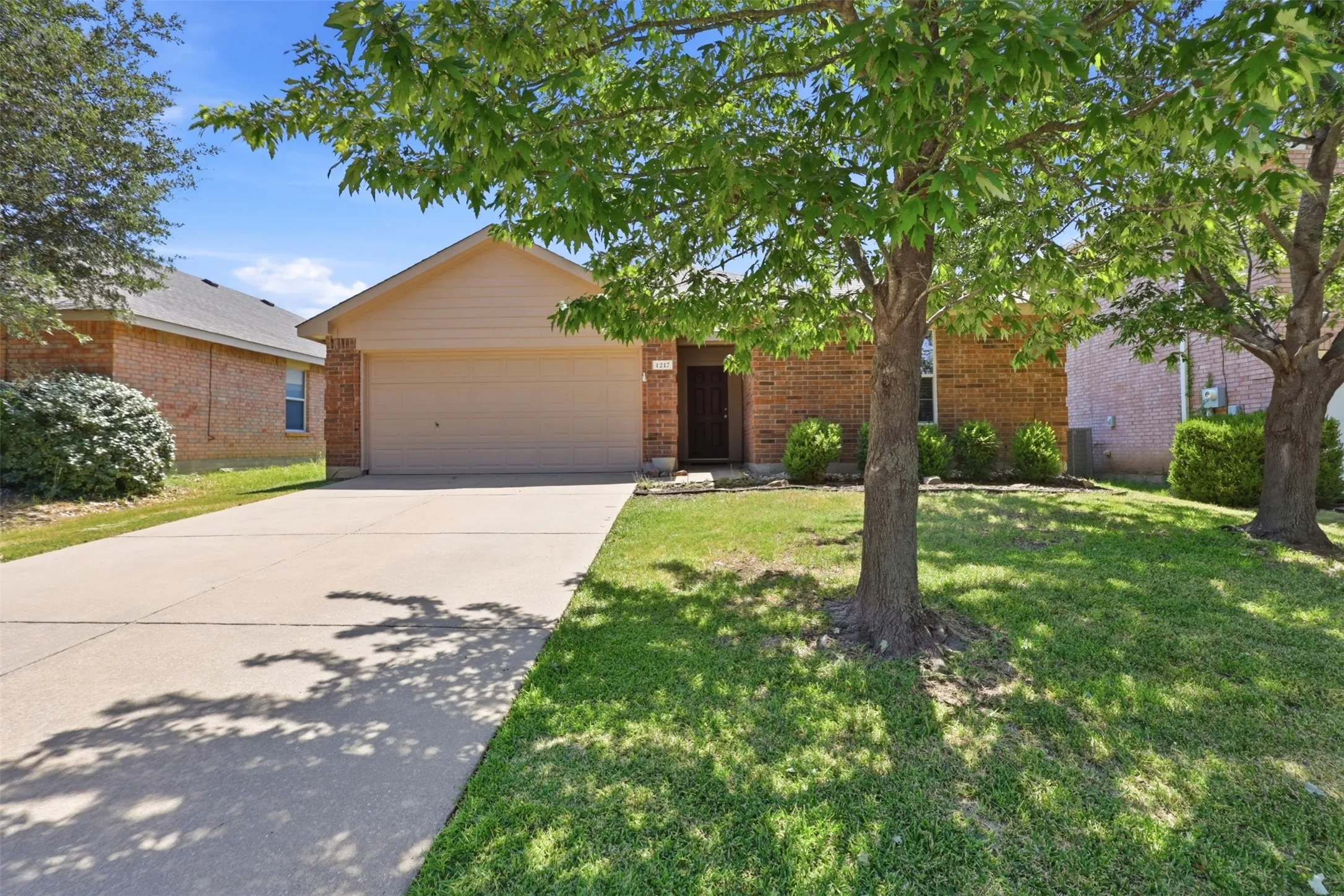 Single Family Residence For Sale in Collin County , 1217 Bellevue Drive, Princeton, Texas 75407, 3 Bedroom, 2 Bathroom, 2 Garage spaces, 1,439 Sqft, built in 2006, mls#21355267, Real Estate Agent in Princeton, Homes For Sale in Collin county, Homes For Sale in Princeton, Realtor in Princeton Texas, Real Estate Brokerage Independent Realty Texas, Luminita Cordes Realtor