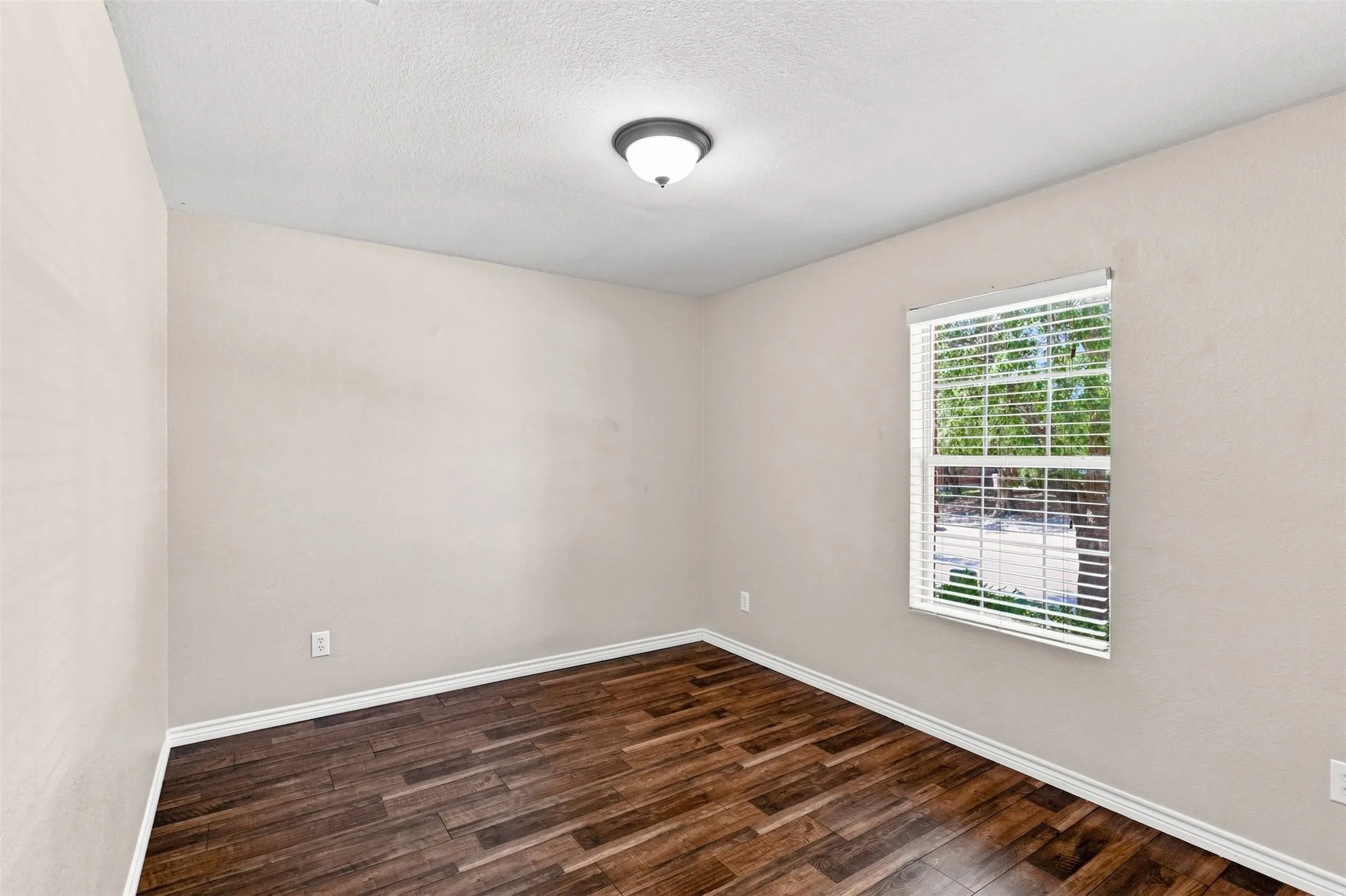 Single Family Residence For Sale in Collin County , 1217 Bellevue Drive, Princeton, Texas 75407, 3 Bedroom, 2 Bathroom, 2 Garage spaces, 1,439 Sqft, built in 2006, mls#21355267, Real Estate Agent in Princeton, Homes For Sale in Collin county, Homes For Sale in Princeton, Realtor in Princeton Texas, Real Estate Brokerage Independent Realty Texas, Luminita Cordes Realtor