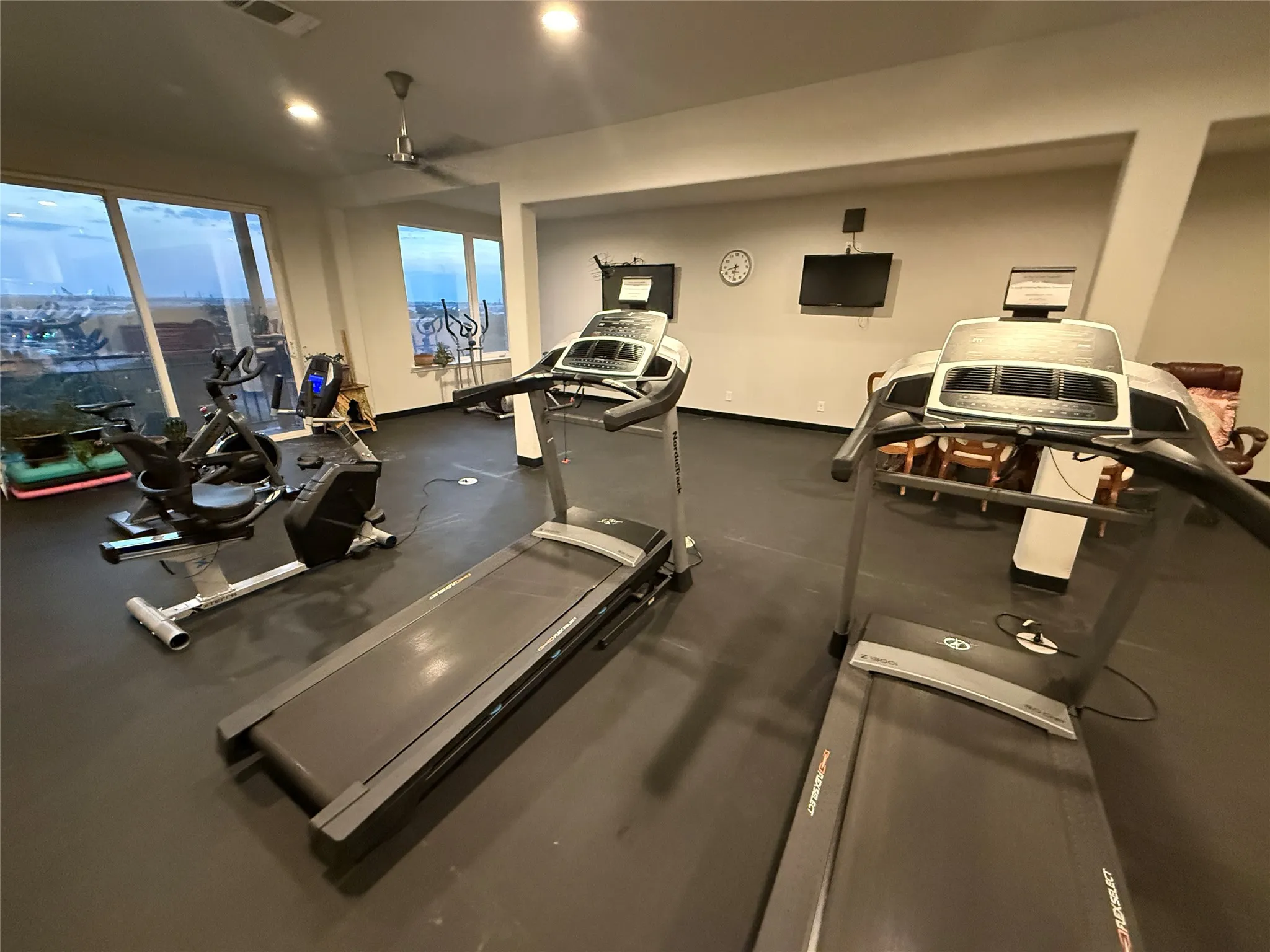Condominium For Sale in Dallas County , 1220 W Trinity Mills Road 3010, Carrollton, Texas 75006, 1 Bedroom, 2 Bathroom, 1 Garage spaces, 1,055 Sqft, built in 2016, mls#21358791, Real Estate Agent in Carrollton, Homes For Sale in Dallas county, Homes For Sale in Carrollton, Realtor in Carrollton Texas, Real Estate Brokerage Independent Realty Texas, Luminita Cordes Realtor