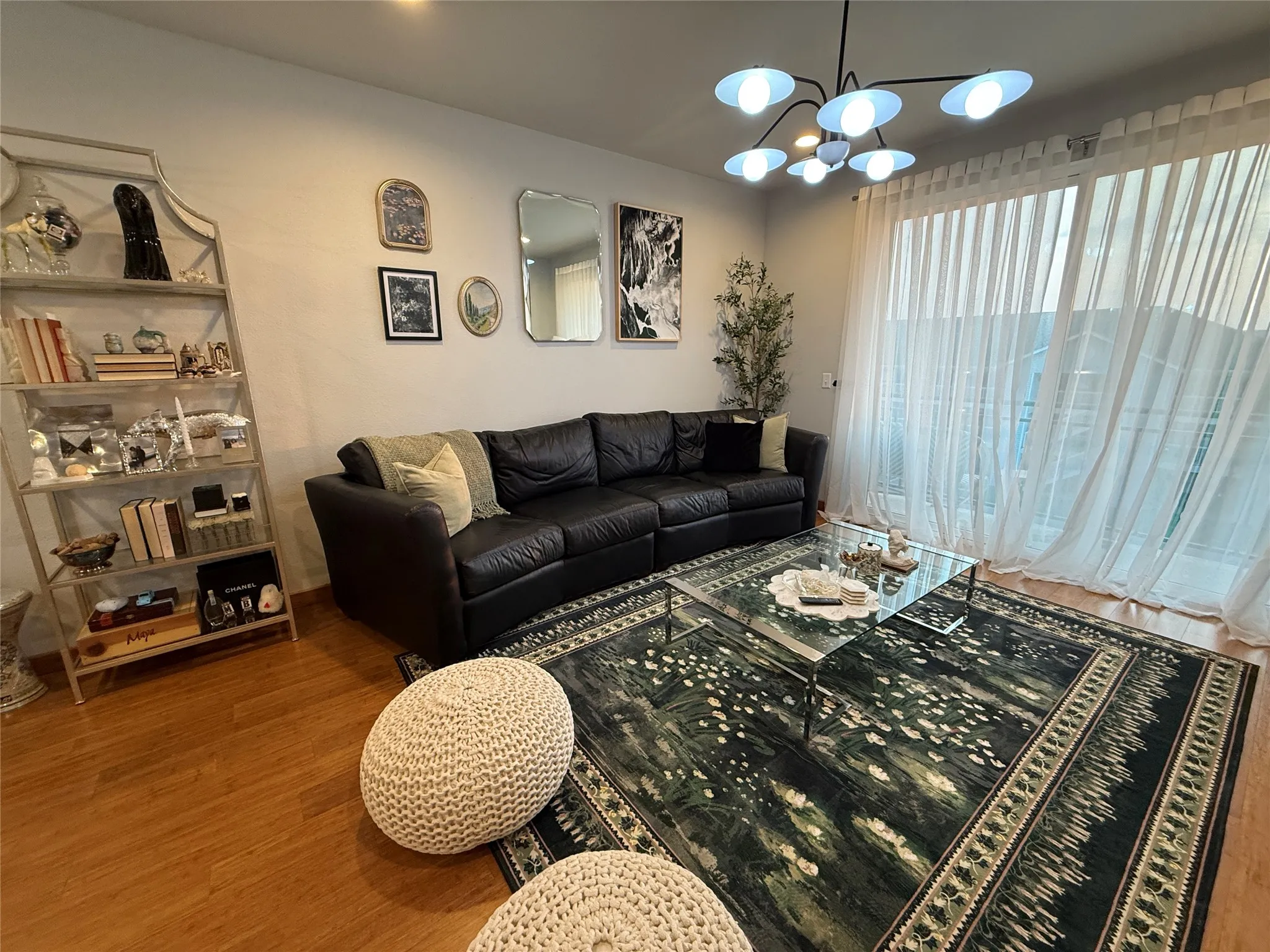Condominium For Sale in Dallas County , 1220 W Trinity Mills Road 3010, Carrollton, Texas 75006, 1 Bedroom, 2 Bathroom, 1 Garage spaces, 1,055 Sqft, built in 2016, mls#21358791, Real Estate Agent in Carrollton, Homes For Sale in Dallas county, Homes For Sale in Carrollton, Realtor in Carrollton Texas, Real Estate Brokerage Independent Realty Texas, Luminita Cordes Realtor