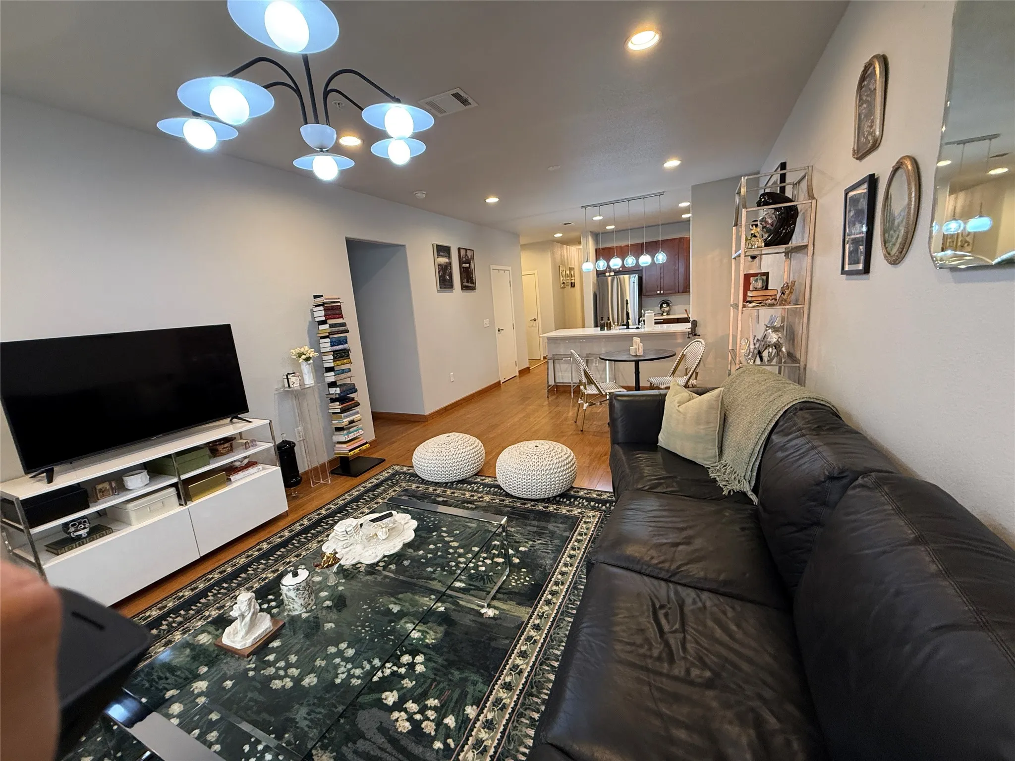 Condominium For Sale in Dallas County , 1220 W Trinity Mills Road 3010, Carrollton, Texas 75006, 1 Bedroom, 2 Bathroom, 1 Garage spaces, 1,055 Sqft, built in 2016, mls#21358791, Real Estate Agent in Carrollton, Homes For Sale in Dallas county, Homes For Sale in Carrollton, Realtor in Carrollton Texas, Real Estate Brokerage Independent Realty Texas, Luminita Cordes Realtor