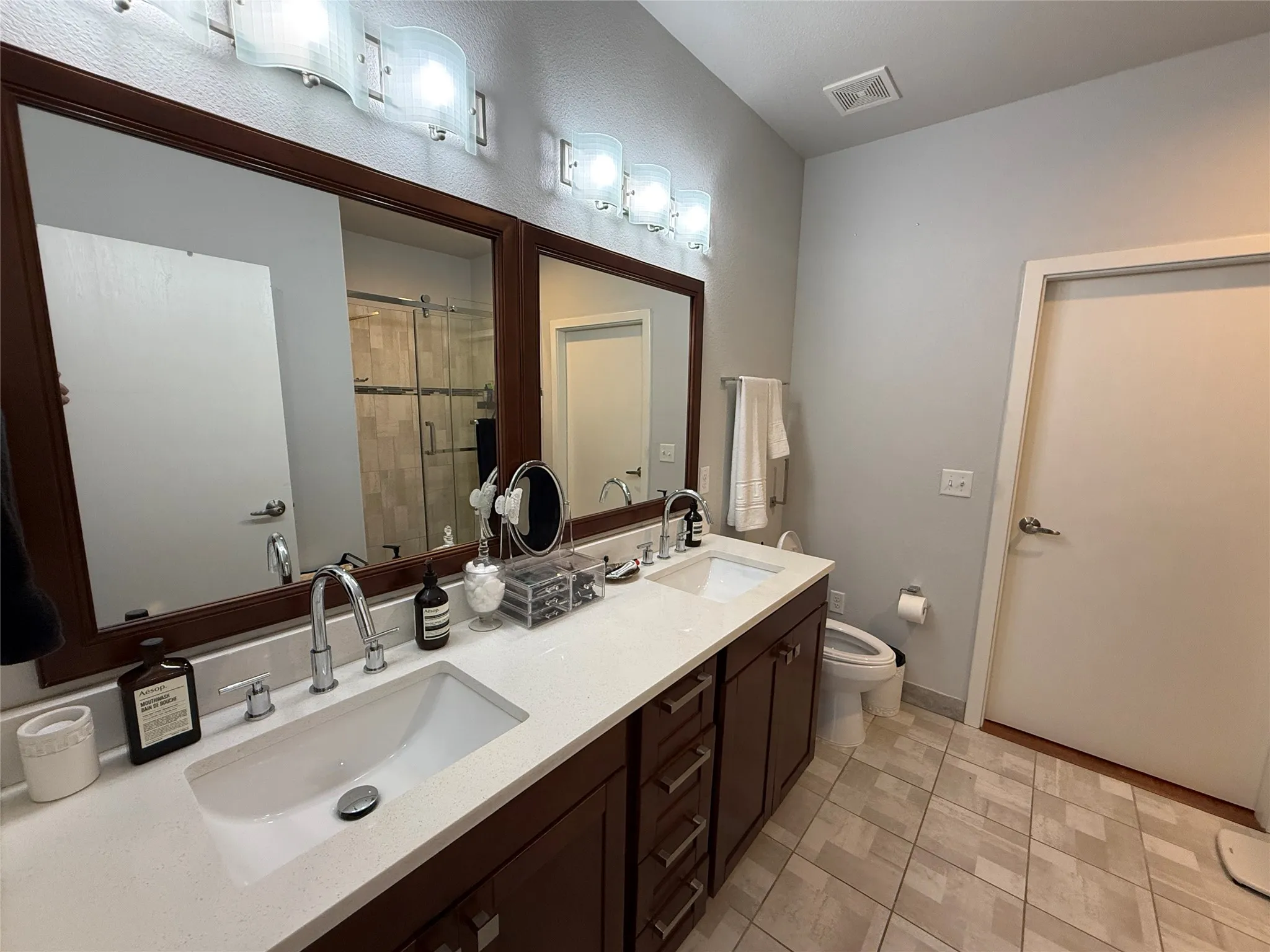 Condominium For Sale in Dallas County , 1220 W Trinity Mills Road 3010, Carrollton, Texas 75006, 1 Bedroom, 2 Bathroom, 1 Garage spaces, 1,055 Sqft, built in 2016, mls#21358791, Real Estate Agent in Carrollton, Homes For Sale in Dallas county, Homes For Sale in Carrollton, Realtor in Carrollton Texas, Real Estate Brokerage Independent Realty Texas, Luminita Cordes Realtor