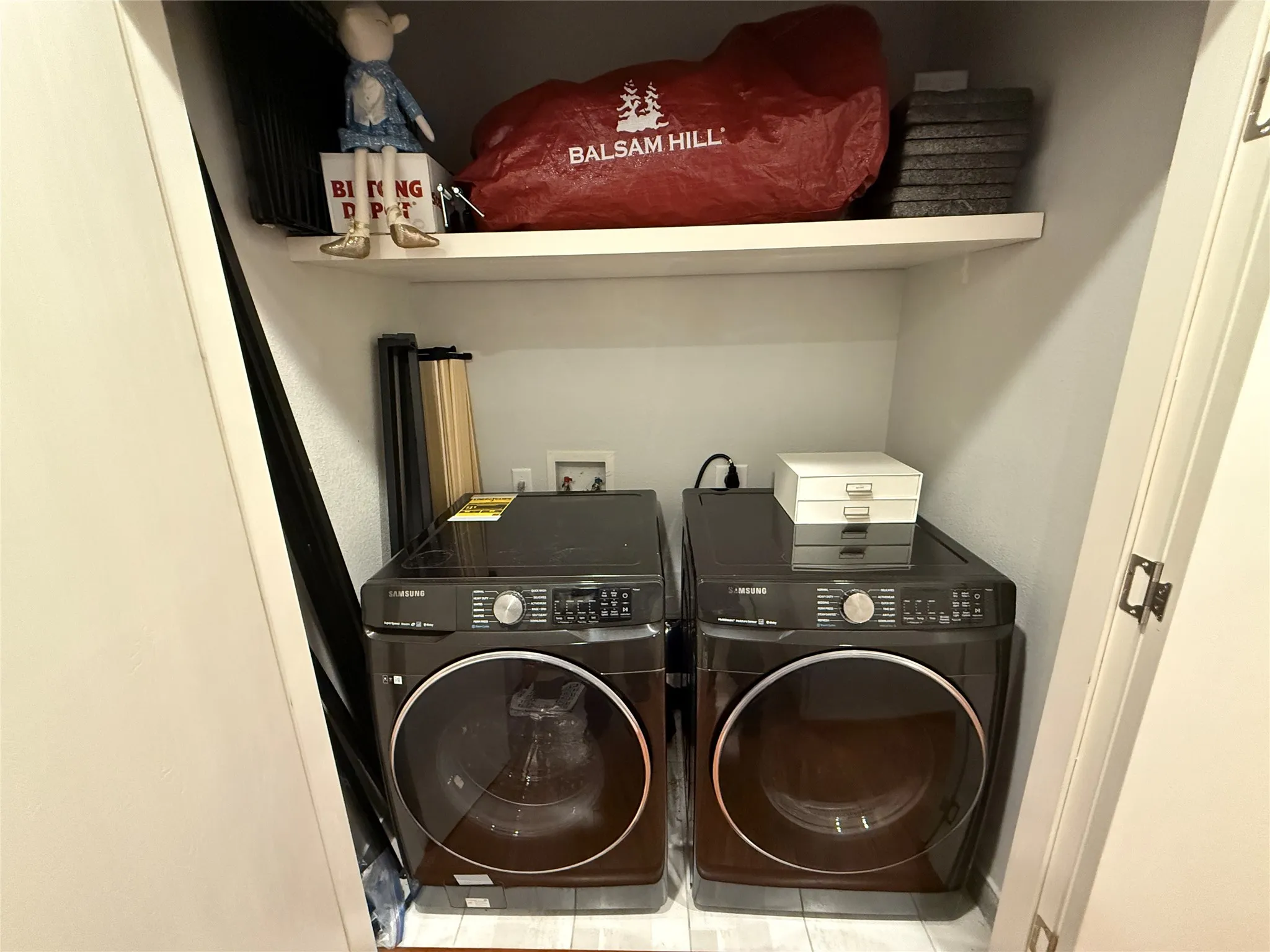 Condominium For Sale in Dallas County , 1220 W Trinity Mills Road 3010, Carrollton, Texas 75006, 1 Bedroom, 2 Bathroom, 1 Garage spaces, 1,055 Sqft, built in 2016, mls#21358791, Real Estate Agent in Carrollton, Homes For Sale in Dallas county, Homes For Sale in Carrollton, Realtor in Carrollton Texas, Real Estate Brokerage Independent Realty Texas, Luminita Cordes Realtor
