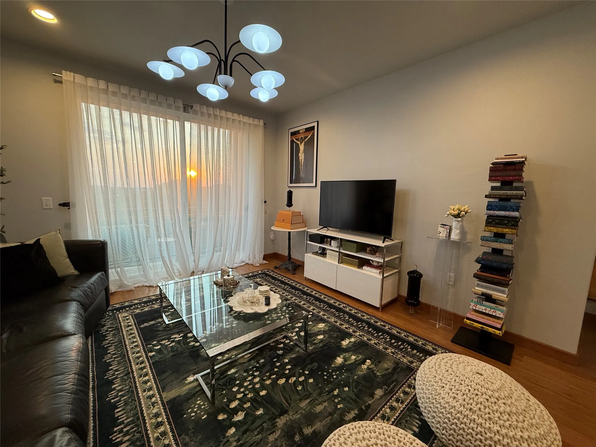 Condominium For Sale in Dallas County , 1220 W Trinity Mills Road 3010, Carrollton, Texas 75006, 1 Bedroom, 2 Bathroom, 1 Garage spaces, 1,055 Sqft, built in 2016, mls#21358791, Real Estate Agent in Carrollton, Homes For Sale in Dallas county, Homes For Sale in Carrollton, Realtor in Carrollton Texas, Real Estate Brokerage Independent Realty Texas, Luminita Cordes Realtor