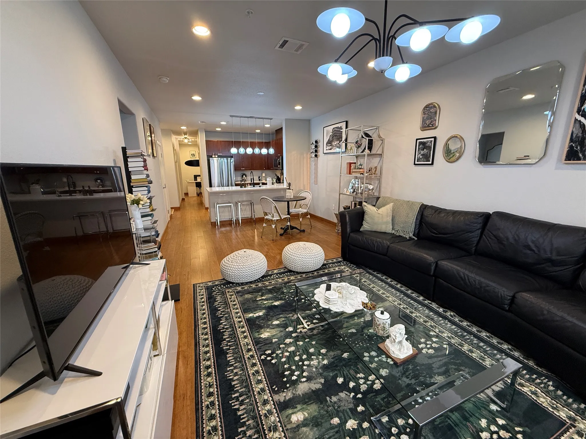 Condominium For Sale in Dallas County , 1220 W Trinity Mills Road 3010, Carrollton, Texas 75006, 1 Bedroom, 2 Bathroom, 1 Garage spaces, 1,055 Sqft, built in 2016, mls#21358791, Real Estate Agent in Carrollton, Homes For Sale in Dallas county, Homes For Sale in Carrollton, Realtor in Carrollton Texas, Real Estate Brokerage Independent Realty Texas, Luminita Cordes Realtor