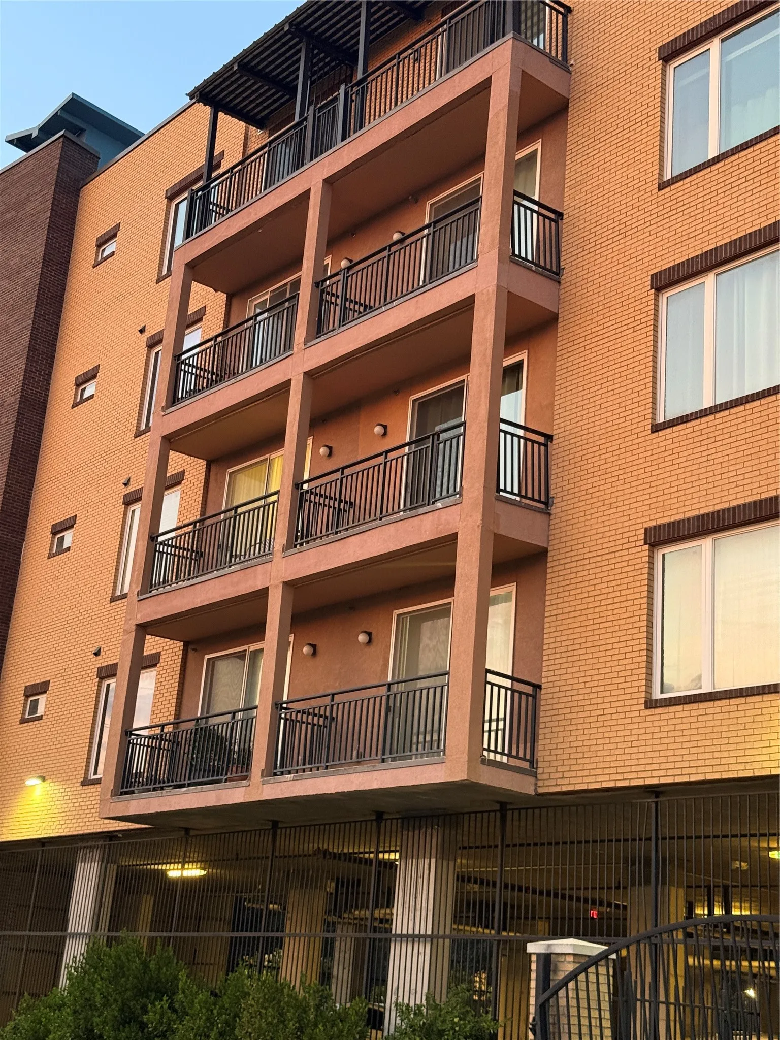 Condominium For Sale in Dallas County , 1220 W Trinity Mills Road 3010, Carrollton, Texas 75006, 1 Bedroom, 2 Bathroom, 1 Garage spaces, 1,055 Sqft, built in 2016, mls#21358791, Real Estate Agent in Carrollton, Homes For Sale in Dallas county, Homes For Sale in Carrollton, Realtor in Carrollton Texas, Real Estate Brokerage Independent Realty Texas, Luminita Cordes Realtor