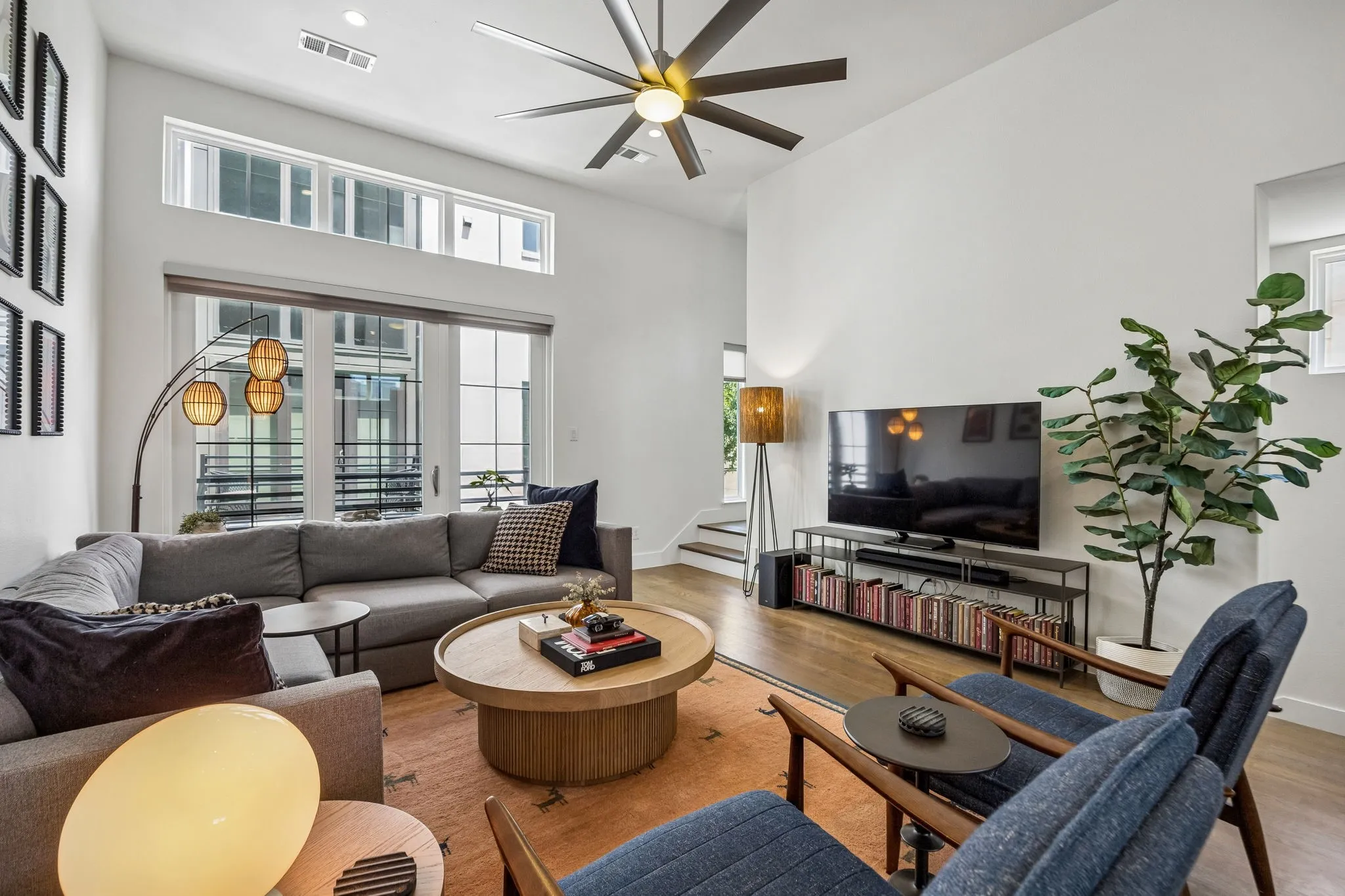 Condominium For Sale in Dallas County , 3200 Ross Avenue 37, Dallas, Texas 75204, 3 Bedroom, 4 Bathroom, 2 Garage spaces, 2,425 Sqft, built in 2017, mls#21356269, Real Estate Agent in Dallas, Homes For Sale in Dallas county, Homes For Sale in Dallas, Realtor in Dallas Texas, Real Estate Brokerage Independent Realty Texas, Luminita Cordes Realtor