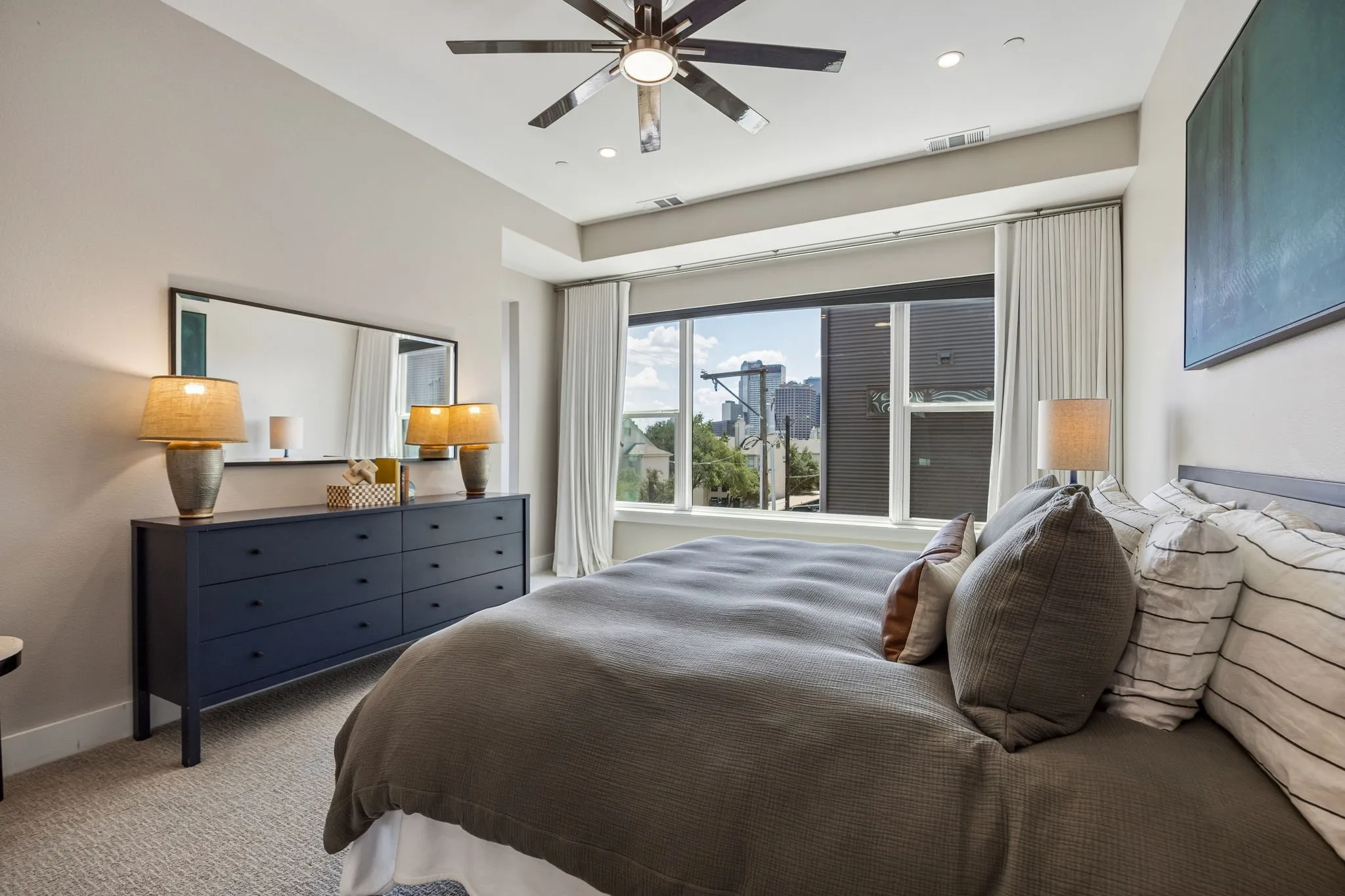 Condominium For Sale in Dallas County , 3200 Ross Avenue 37, Dallas, Texas 75204, 3 Bedroom, 4 Bathroom, 2 Garage spaces, 2,425 Sqft, built in 2017, mls#21356269, Real Estate Agent in Dallas, Homes For Sale in Dallas county, Homes For Sale in Dallas, Realtor in Dallas Texas, Real Estate Brokerage Independent Realty Texas, Luminita Cordes Realtor