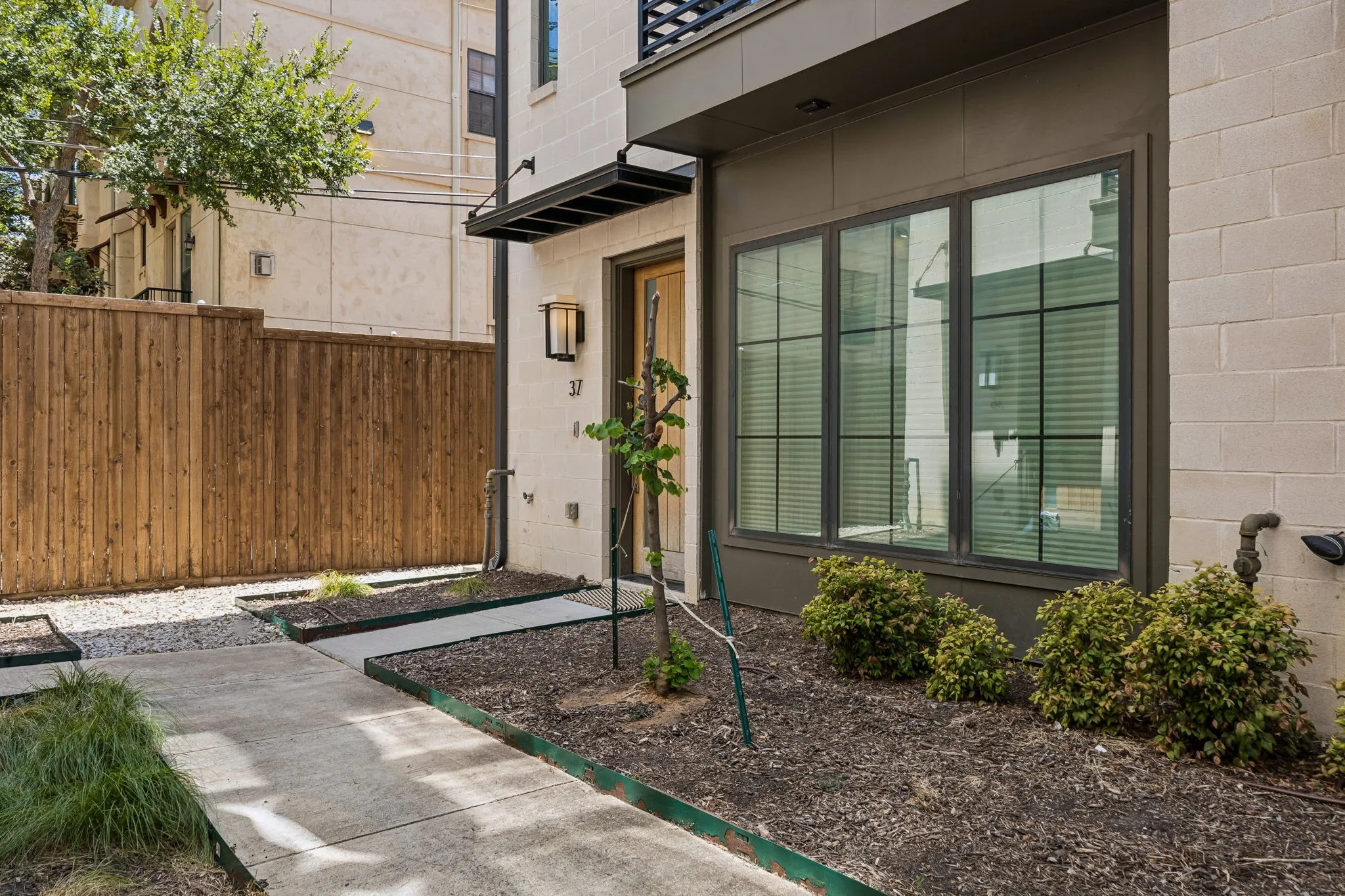 Condominium For Sale in Dallas County , 3200 Ross Avenue 37, Dallas, Texas 75204, 3 Bedroom, 4 Bathroom, 2 Garage spaces, 2,425 Sqft, built in 2017, mls#21356269, Real Estate Agent in Dallas, Homes For Sale in Dallas county, Homes For Sale in Dallas, Realtor in Dallas Texas, Real Estate Brokerage Independent Realty Texas, Luminita Cordes Realtor