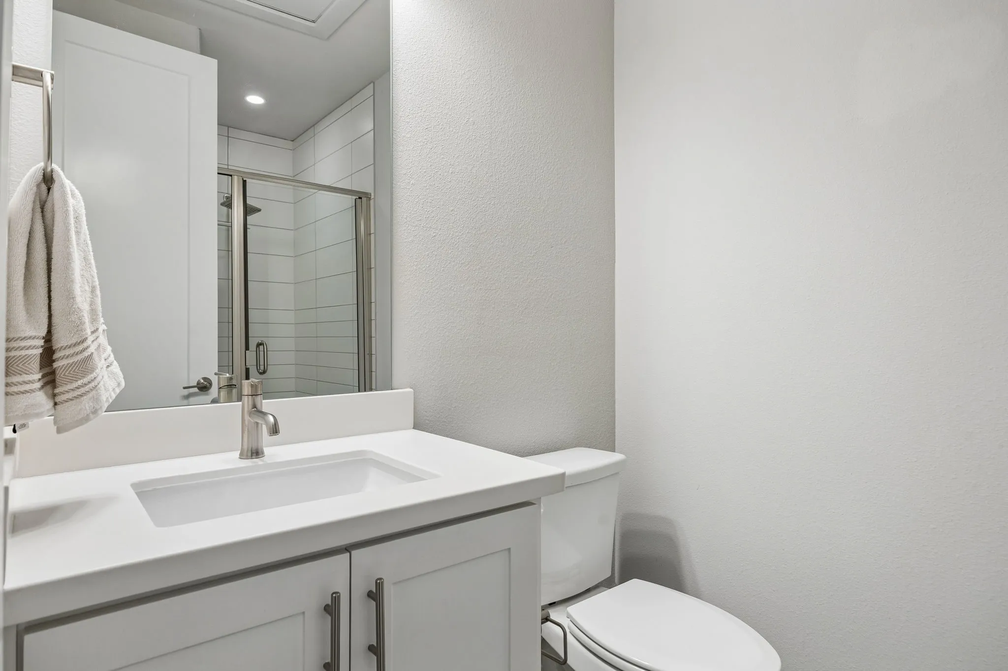 Condominium For Sale in Dallas County , 3200 Ross Avenue 37, Dallas, Texas 75204, 3 Bedroom, 4 Bathroom, 2 Garage spaces, 2,425 Sqft, built in 2017, mls#21356269, Real Estate Agent in Dallas, Homes For Sale in Dallas county, Homes For Sale in Dallas, Realtor in Dallas Texas, Real Estate Brokerage Independent Realty Texas, Luminita Cordes Realtor