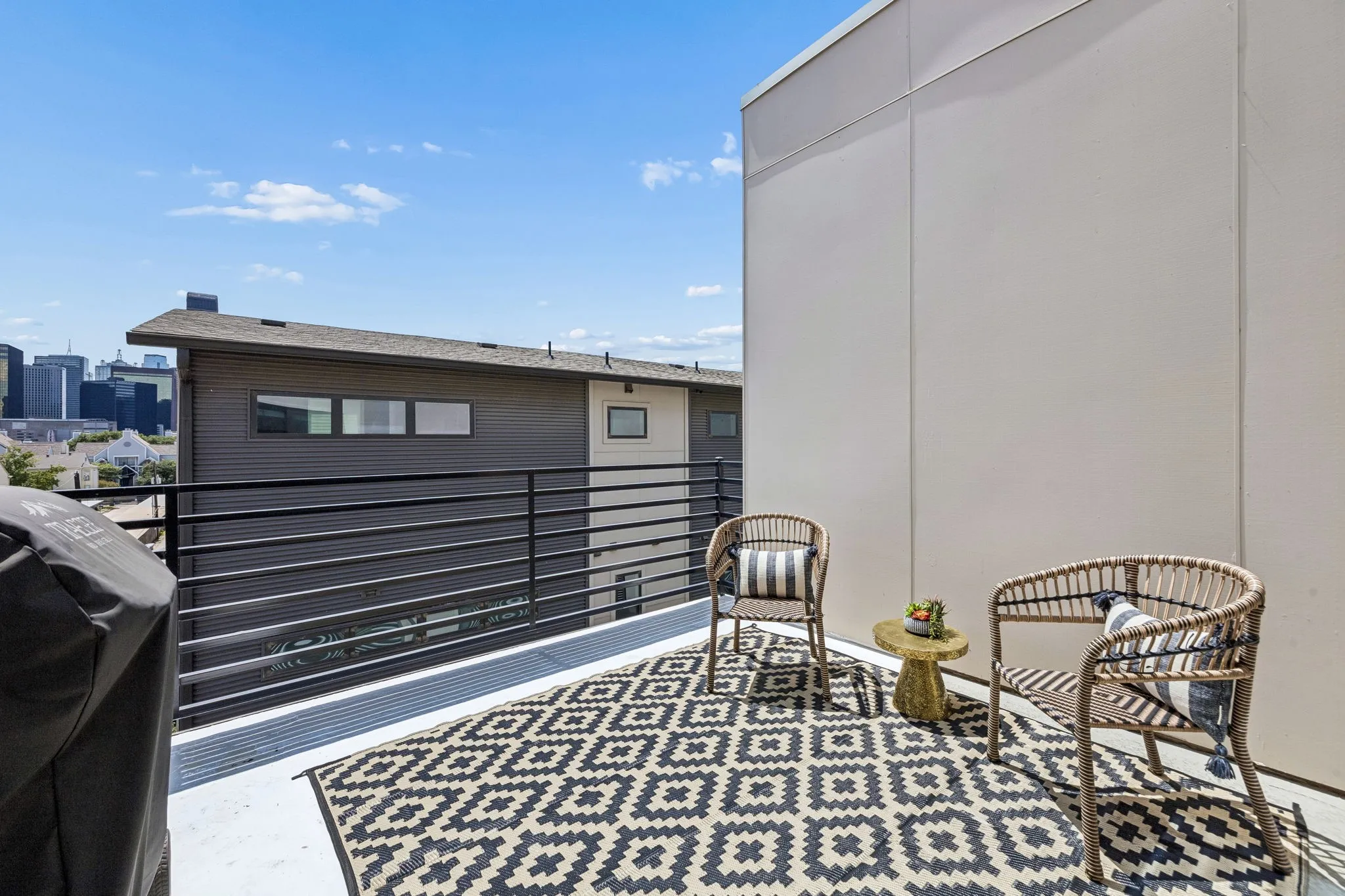 Condominium For Sale in Dallas County , 3200 Ross Avenue 37, Dallas, Texas 75204, 3 Bedroom, 4 Bathroom, 2 Garage spaces, 2,425 Sqft, built in 2017, mls#21356269, Real Estate Agent in Dallas, Homes For Sale in Dallas county, Homes For Sale in Dallas, Realtor in Dallas Texas, Real Estate Brokerage Independent Realty Texas, Luminita Cordes Realtor