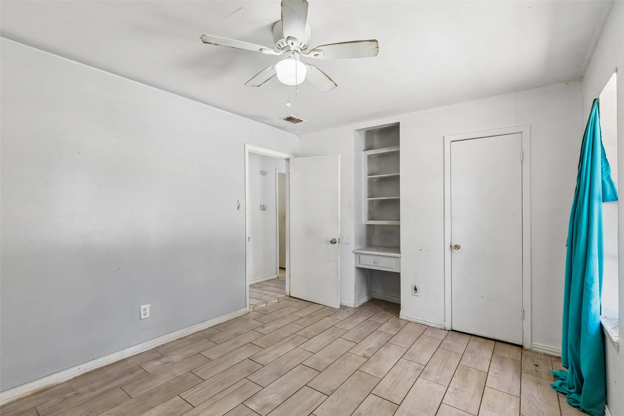 Single Family Residence For Sale in Tarrant County , 6153 Walla Avenue, Fort Worth, Texas 76133, 3 Bedroom, 2 Bathroom, 2 Garage spaces, 1,766 Sqft, built in 1964, mls#21359011, Real Estate Agent in Fort Worth, Homes For Sale in Tarrant county, Homes For Sale in Fort Worth, Realtor in Fort Worth Texas, Real Estate Brokerage Independent Realty Texas, Luminita Cordes Realtor