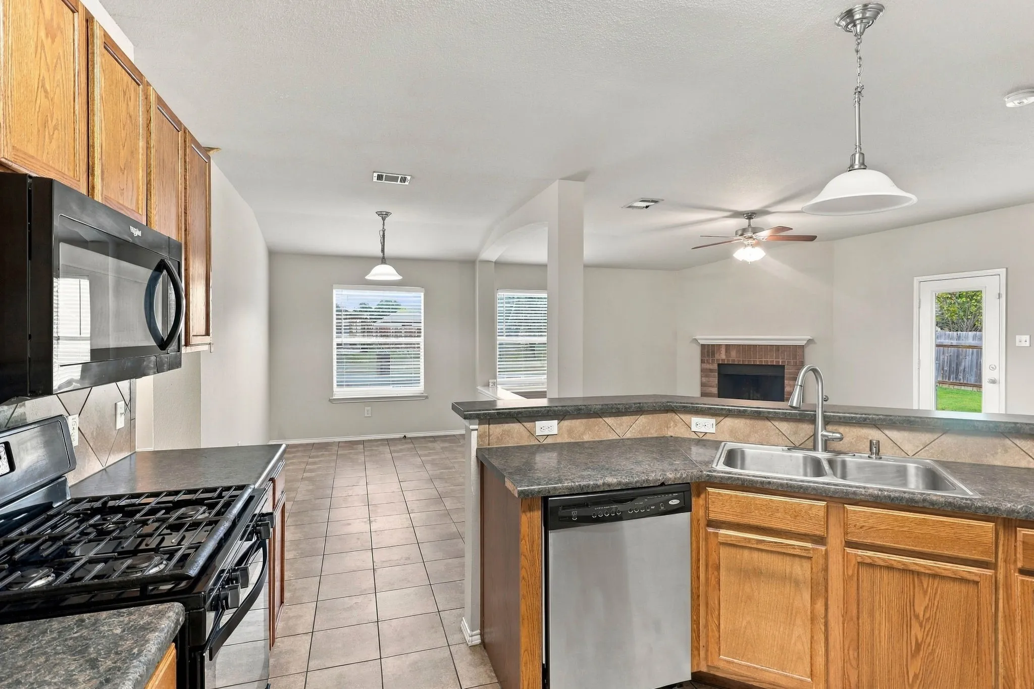 Single Family Residence For Sale in Travis County , 20121 Harrier Flight Trail, Pflugerville, Texas 78660, 4 Bedroom, 2 Bathroom, 2 Garage spaces, 1,936 Sqft, built in 2008, mls#21358955, Real Estate Agent in Pflugerville, Homes For Sale in Travis county, Homes For Sale in Pflugerville, Realtor in Pflugerville Texas, Real Estate Brokerage Independent Realty Texas, Luminita Cordes Realtor