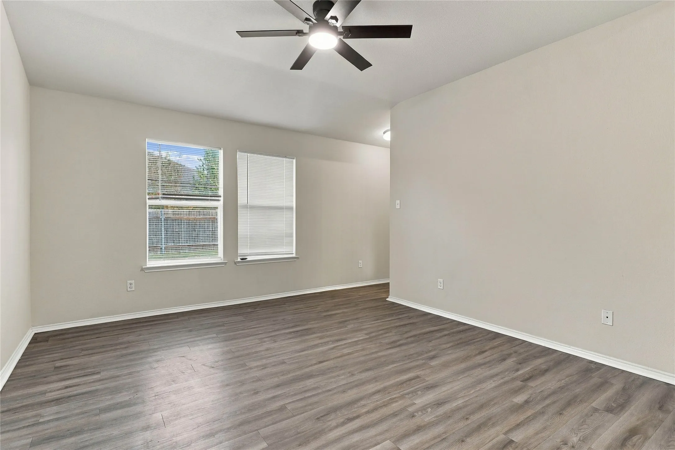 Single Family Residence For Sale in Travis County , 20121 Harrier Flight Trail, Pflugerville, Texas 78660, 4 Bedroom, 2 Bathroom, 2 Garage spaces, 1,936 Sqft, built in 2008, mls#21358955, Real Estate Agent in Pflugerville, Homes For Sale in Travis county, Homes For Sale in Pflugerville, Realtor in Pflugerville Texas, Real Estate Brokerage Independent Realty Texas, Luminita Cordes Realtor
