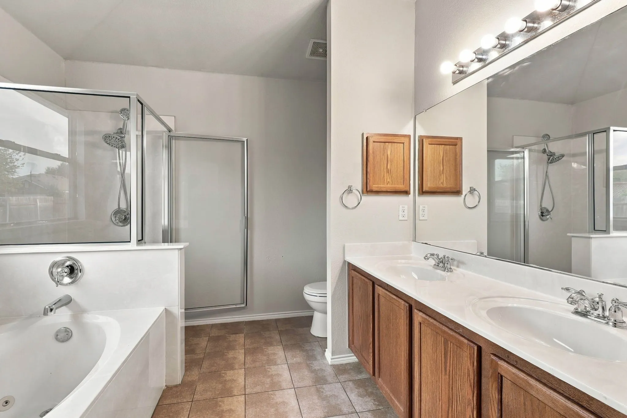 Single Family Residence For Sale in Travis County , 20121 Harrier Flight Trail, Pflugerville, Texas 78660, 4 Bedroom, 2 Bathroom, 2 Garage spaces, 1,936 Sqft, built in 2008, mls#21358955, Real Estate Agent in Pflugerville, Homes For Sale in Travis county, Homes For Sale in Pflugerville, Realtor in Pflugerville Texas, Real Estate Brokerage Independent Realty Texas, Luminita Cordes Realtor