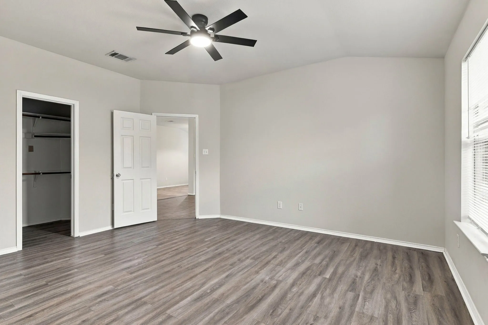 Single Family Residence For Sale in Travis County , 20121 Harrier Flight Trail, Pflugerville, Texas 78660, 4 Bedroom, 2 Bathroom, 2 Garage spaces, 1,936 Sqft, built in 2008, mls#21358955, Real Estate Agent in Pflugerville, Homes For Sale in Travis county, Homes For Sale in Pflugerville, Realtor in Pflugerville Texas, Real Estate Brokerage Independent Realty Texas, Luminita Cordes Realtor