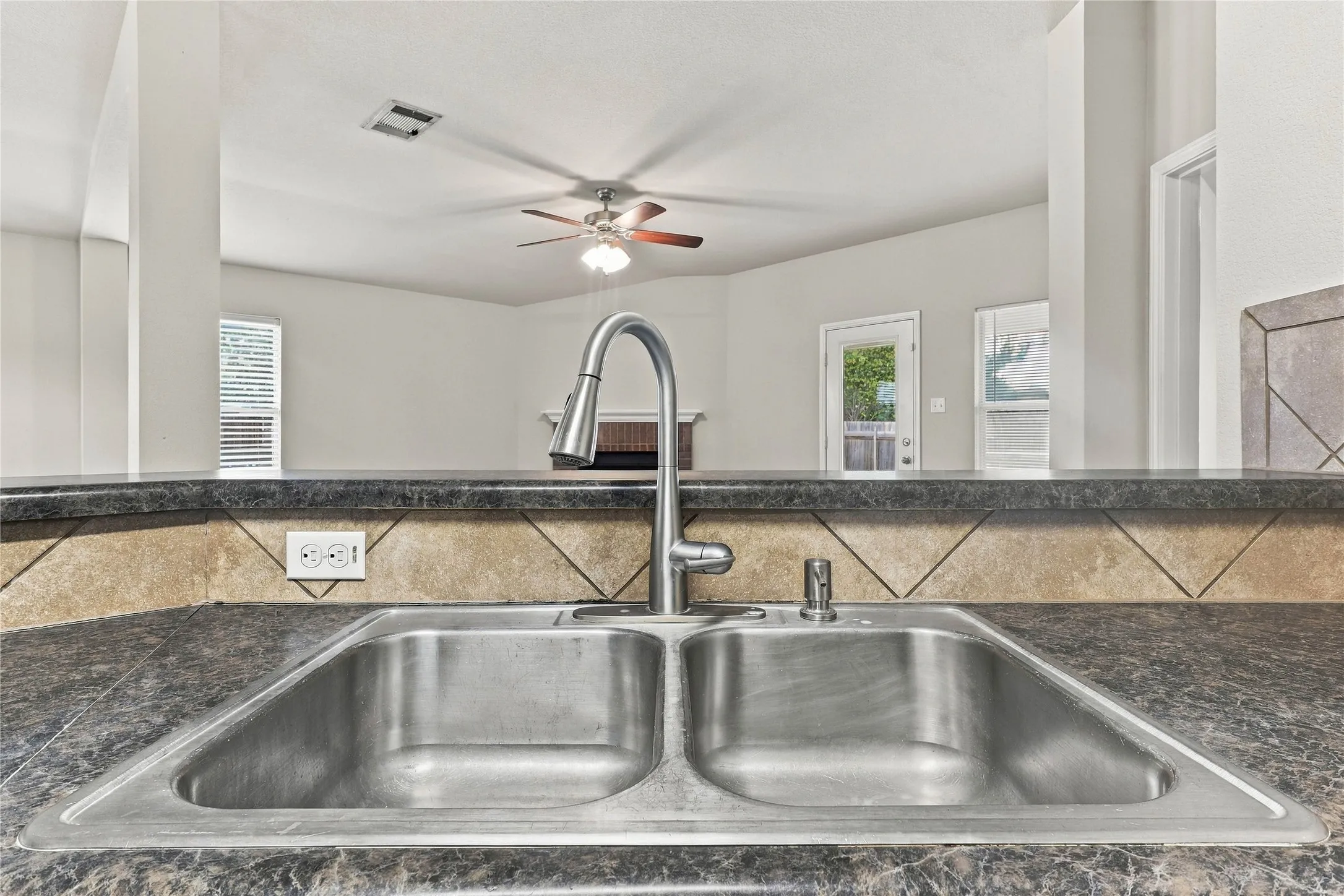 Single Family Residence For Sale in Travis County , 20121 Harrier Flight Trail, Pflugerville, Texas 78660, 4 Bedroom, 2 Bathroom, 2 Garage spaces, 1,936 Sqft, built in 2008, mls#21358955, Real Estate Agent in Pflugerville, Homes For Sale in Travis county, Homes For Sale in Pflugerville, Realtor in Pflugerville Texas, Real Estate Brokerage Independent Realty Texas, Luminita Cordes Realtor