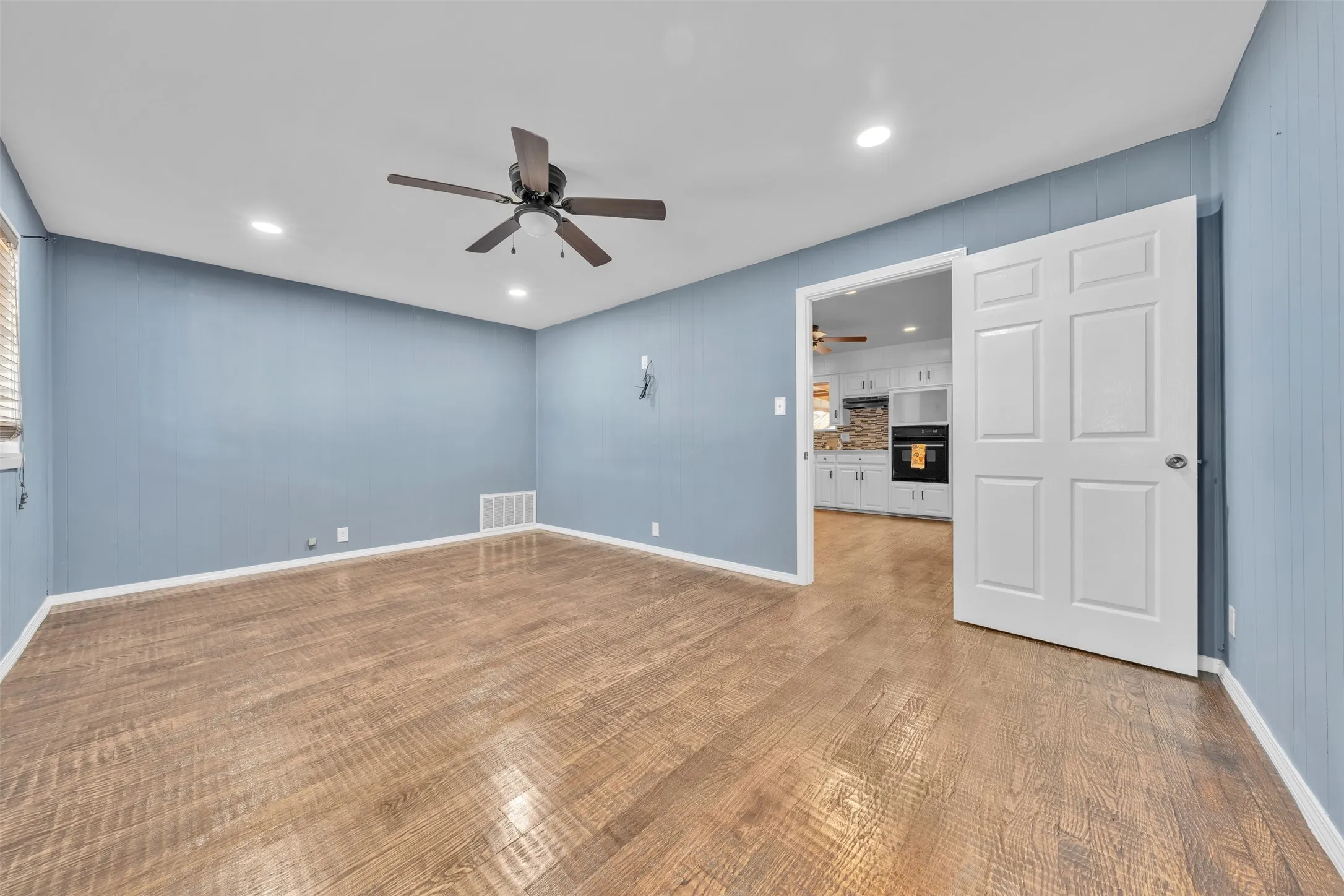 Single Family Residence For Sale in Hunt County , 2618 Horne Circle, Caddo Mills, Texas 75135, 3 Bedroom, 2 Bathroom, Garage spaces, 1,800 Sqft, built in 1980, mls#21359004, Real Estate Agent in Caddo Mills, Homes For Sale in Hunt county, Homes For Sale in Caddo Mills, Realtor in Caddo Mills Texas, Real Estate Brokerage Independent Realty Texas, Luminita Cordes Realtor