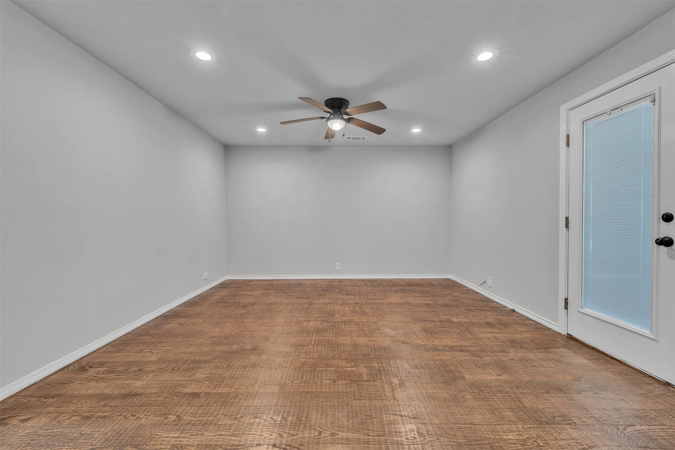 Single Family Residence For Sale in Hunt County , 2618 Horne Circle, Caddo Mills, Texas 75135, 3 Bedroom, 2 Bathroom, Garage spaces, 1,800 Sqft, built in 1980, mls#21359004, Real Estate Agent in Caddo Mills, Homes For Sale in Hunt county, Homes For Sale in Caddo Mills, Realtor in Caddo Mills Texas, Real Estate Brokerage Independent Realty Texas, Luminita Cordes Realtor