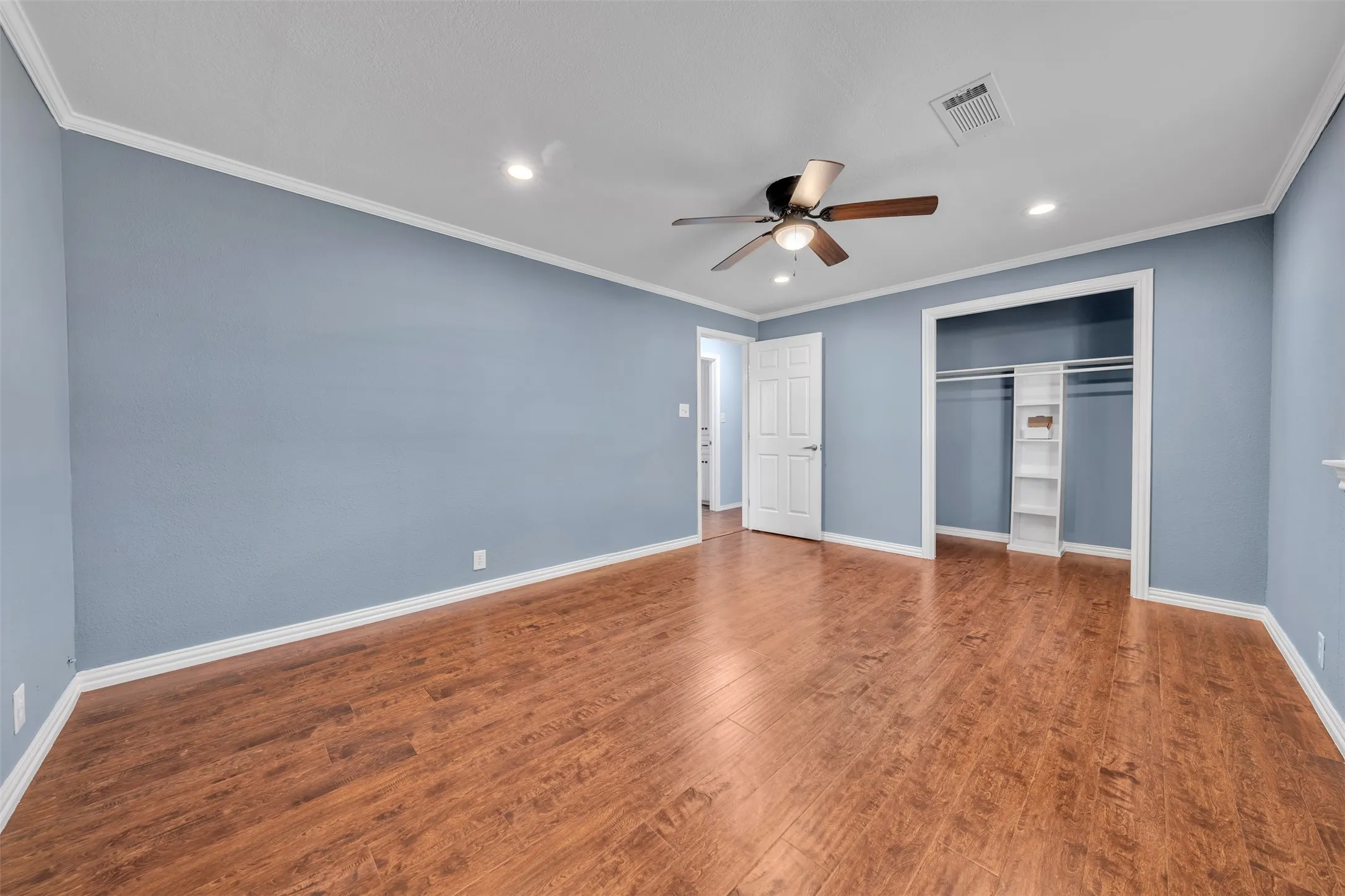 Single Family Residence For Sale in Hunt County , 2618 Horne Circle, Caddo Mills, Texas 75135, 3 Bedroom, 2 Bathroom, Garage spaces, 1,800 Sqft, built in 1980, mls#21359004, Real Estate Agent in Caddo Mills, Homes For Sale in Hunt county, Homes For Sale in Caddo Mills, Realtor in Caddo Mills Texas, Real Estate Brokerage Independent Realty Texas, Luminita Cordes Realtor