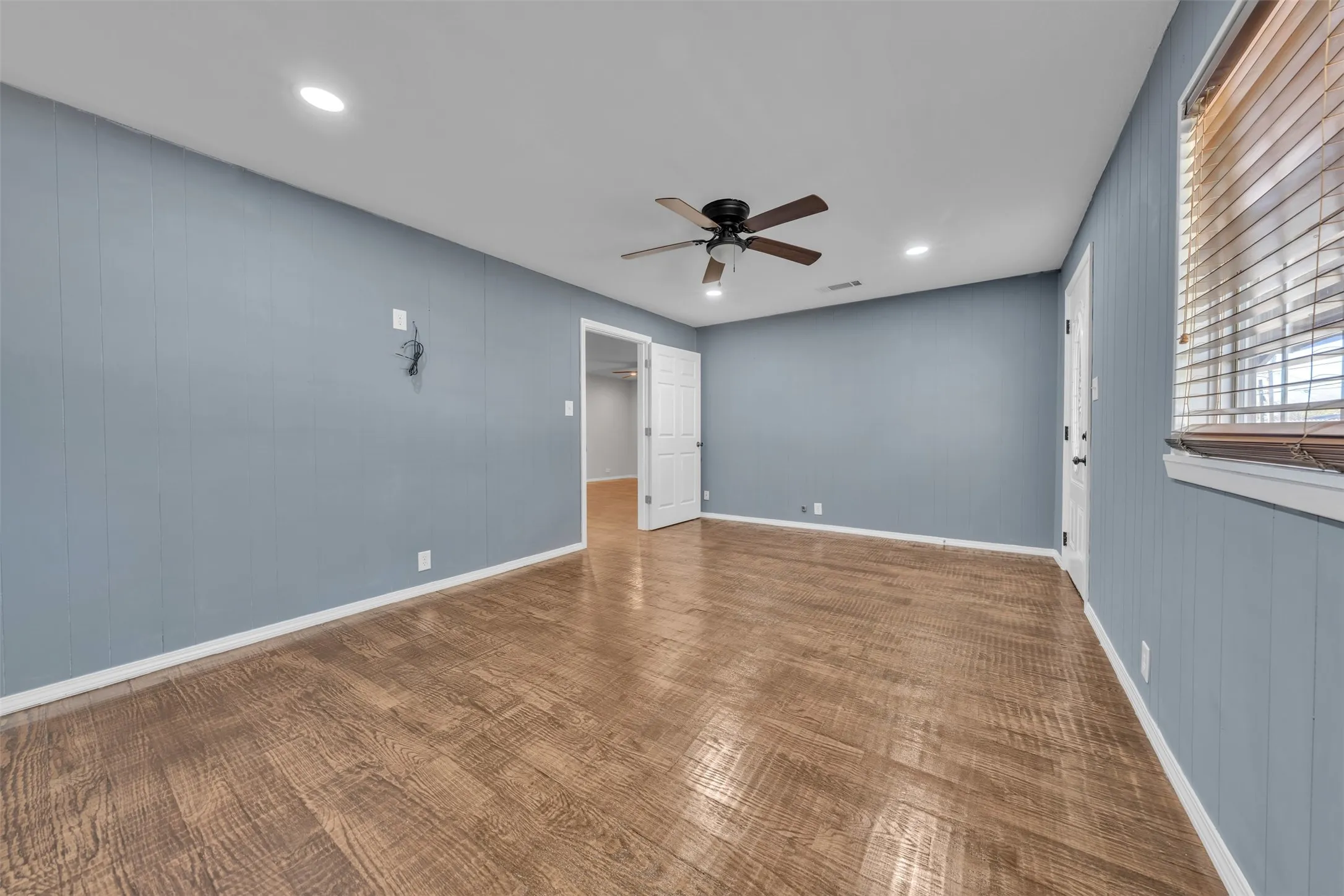 Single Family Residence For Sale in Hunt County , 2618 Horne Circle, Caddo Mills, Texas 75135, 3 Bedroom, 2 Bathroom, Garage spaces, 1,800 Sqft, built in 1980, mls#21359004, Real Estate Agent in Caddo Mills, Homes For Sale in Hunt county, Homes For Sale in Caddo Mills, Realtor in Caddo Mills Texas, Real Estate Brokerage Independent Realty Texas, Luminita Cordes Realtor
