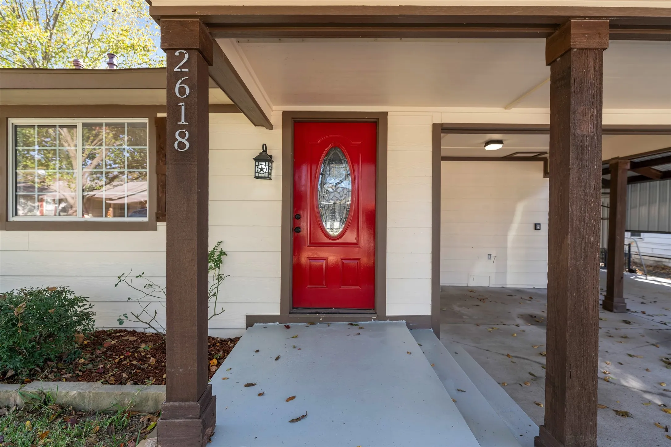 Single Family Residence For Sale in Hunt County , 2618 Horne Circle, Caddo Mills, Texas 75135, 3 Bedroom, 2 Bathroom, Garage spaces, 1,800 Sqft, built in 1980, mls#21359004, Real Estate Agent in Caddo Mills, Homes For Sale in Hunt county, Homes For Sale in Caddo Mills, Realtor in Caddo Mills Texas, Real Estate Brokerage Independent Realty Texas, Luminita Cordes Realtor