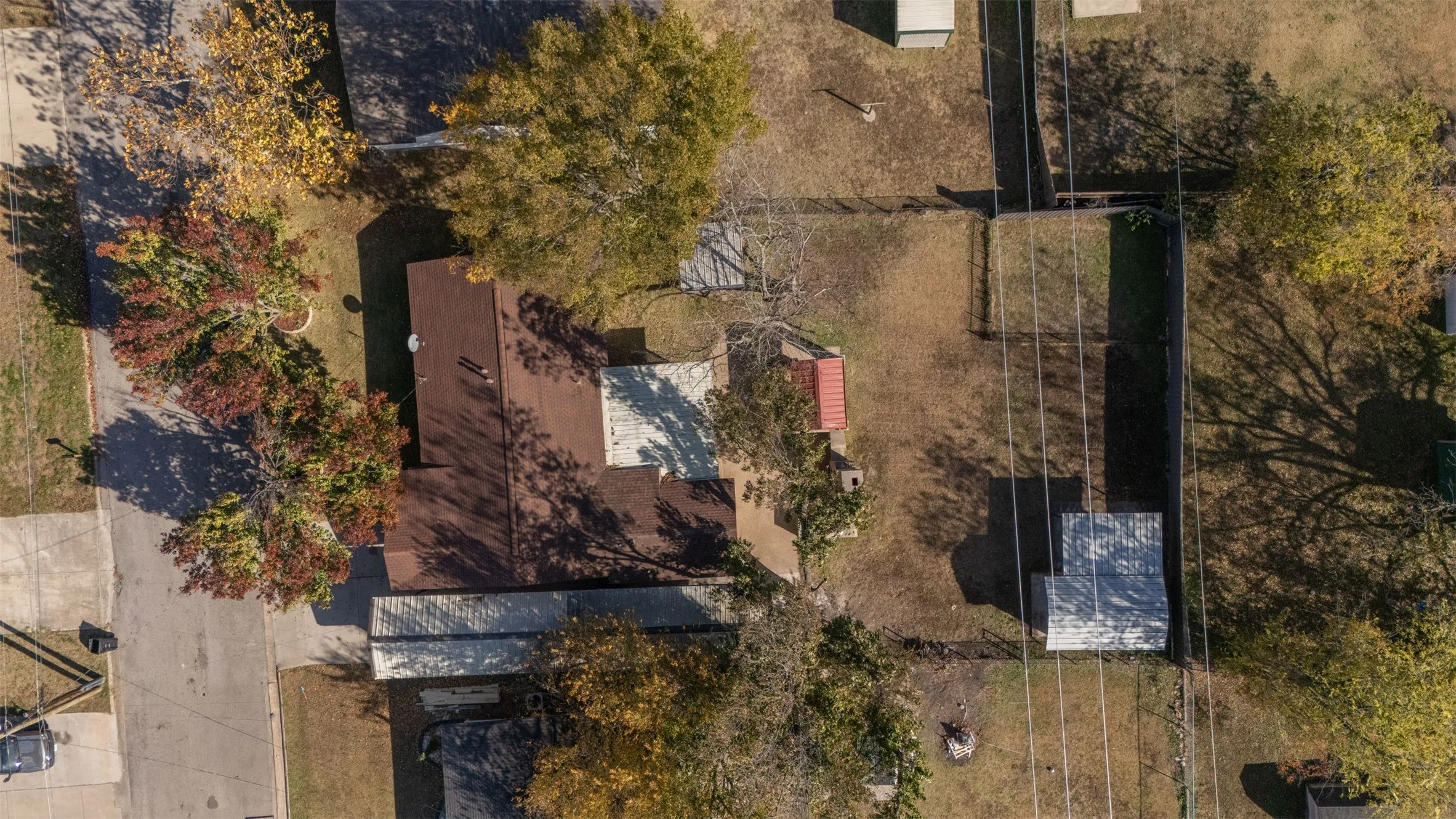 Single Family Residence For Sale in Hunt County , 2618 Horne Circle, Caddo Mills, Texas 75135, 3 Bedroom, 2 Bathroom, Garage spaces, 1,800 Sqft, built in 1980, mls#21359004, Real Estate Agent in Caddo Mills, Homes For Sale in Hunt county, Homes For Sale in Caddo Mills, Realtor in Caddo Mills Texas, Real Estate Brokerage Independent Realty Texas, Luminita Cordes Realtor