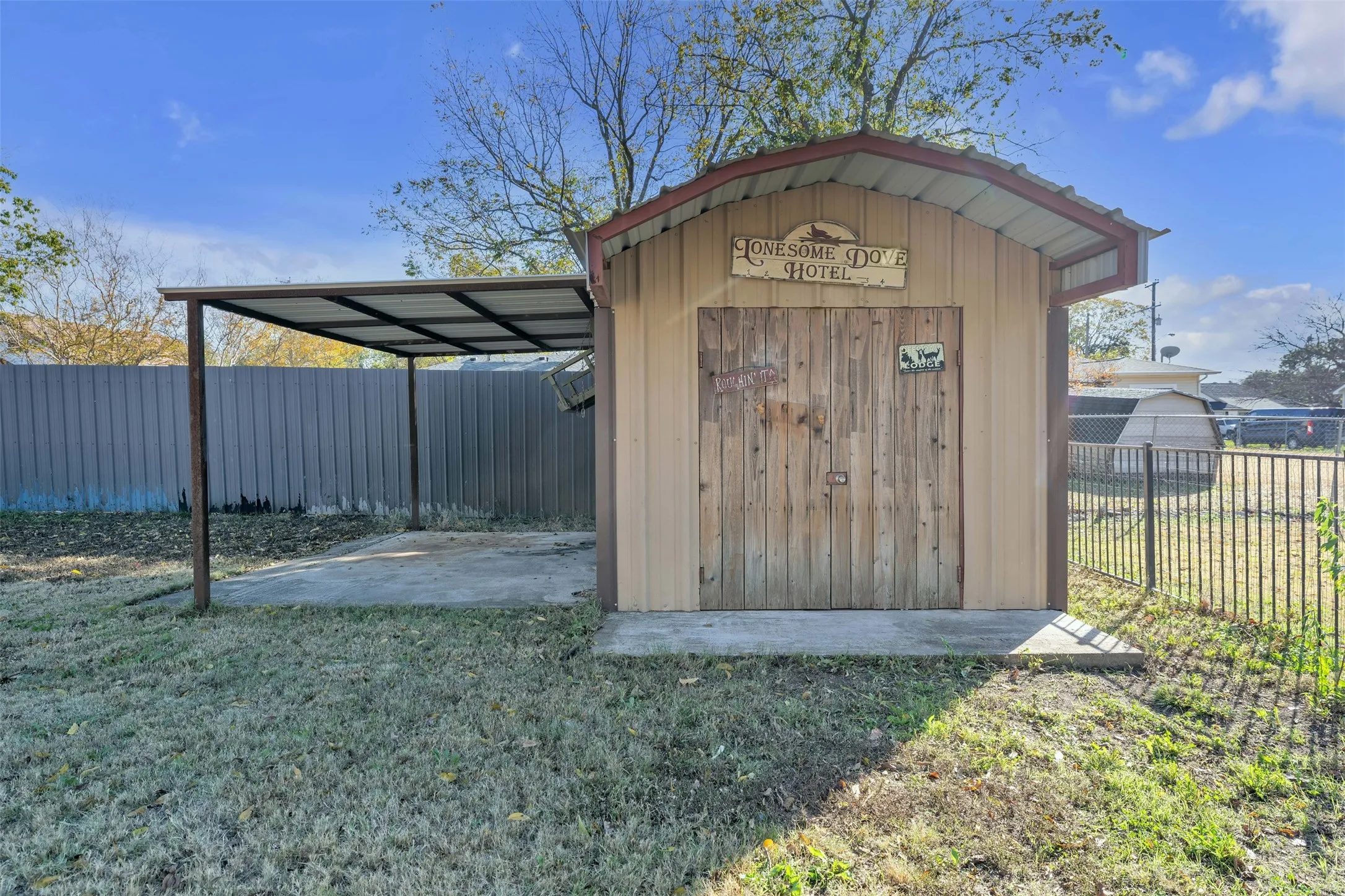 Single Family Residence For Sale in Hunt County , 2618 Horne Circle, Caddo Mills, Texas 75135, 3 Bedroom, 2 Bathroom, Garage spaces, 1,800 Sqft, built in 1980, mls#21359004, Real Estate Agent in Caddo Mills, Homes For Sale in Hunt county, Homes For Sale in Caddo Mills, Realtor in Caddo Mills Texas, Real Estate Brokerage Independent Realty Texas, Luminita Cordes Realtor