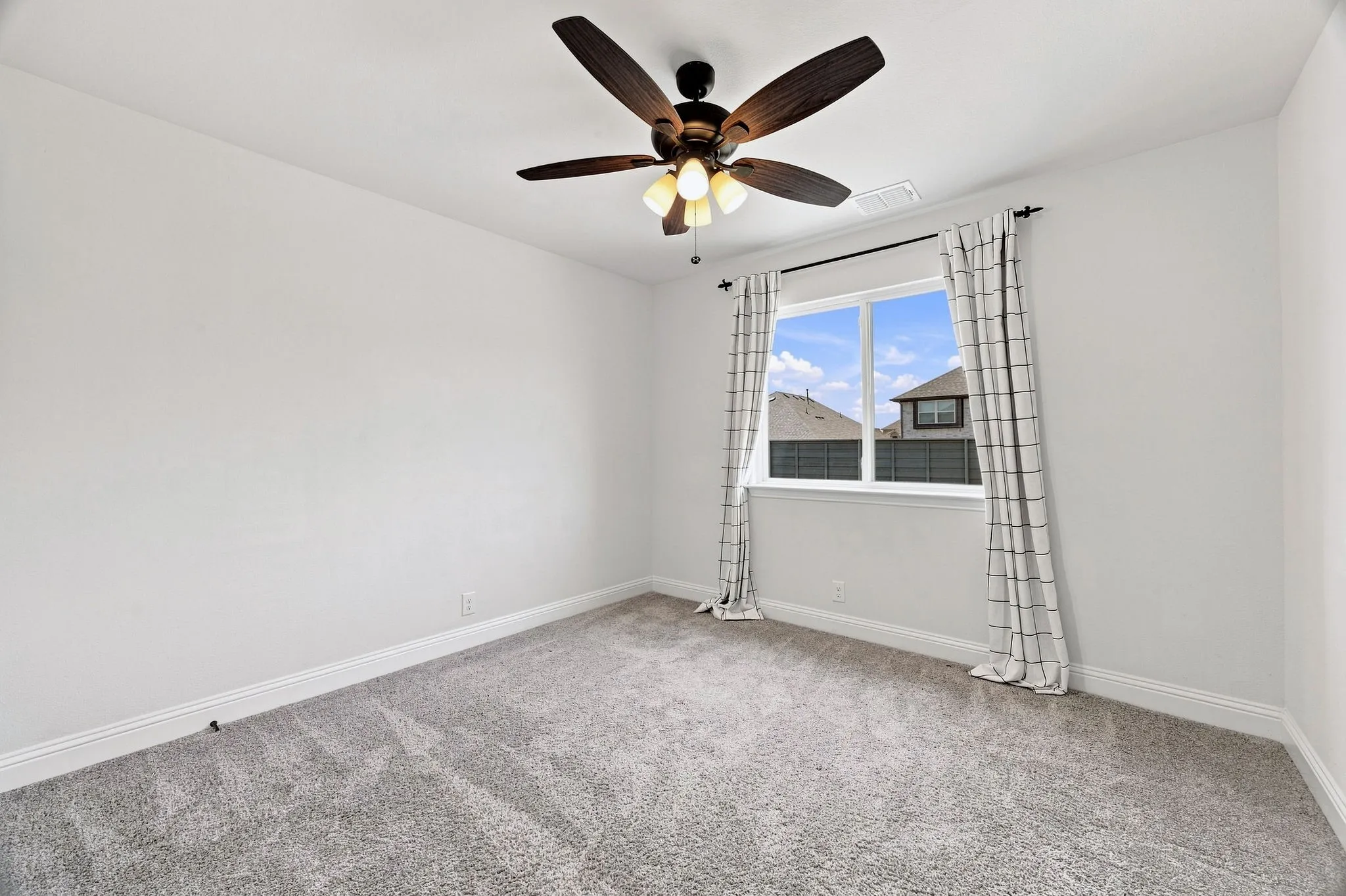 Single Family Residence For Sale in Denton County , 7217 Bird Cherry Lane, Little Elm, Texas 76227, 4 Bedroom, 3 Bathroom, 2 Garage spaces, 2,456 Sqft, built in 2022, mls#21330524, Real Estate Agent in Little Elm, Homes For Sale in Denton county, Homes For Sale in Little Elm, Realtor in Little Elm Texas, Real Estate Brokerage Independent Realty Texas, Luminita Cordes Realtor