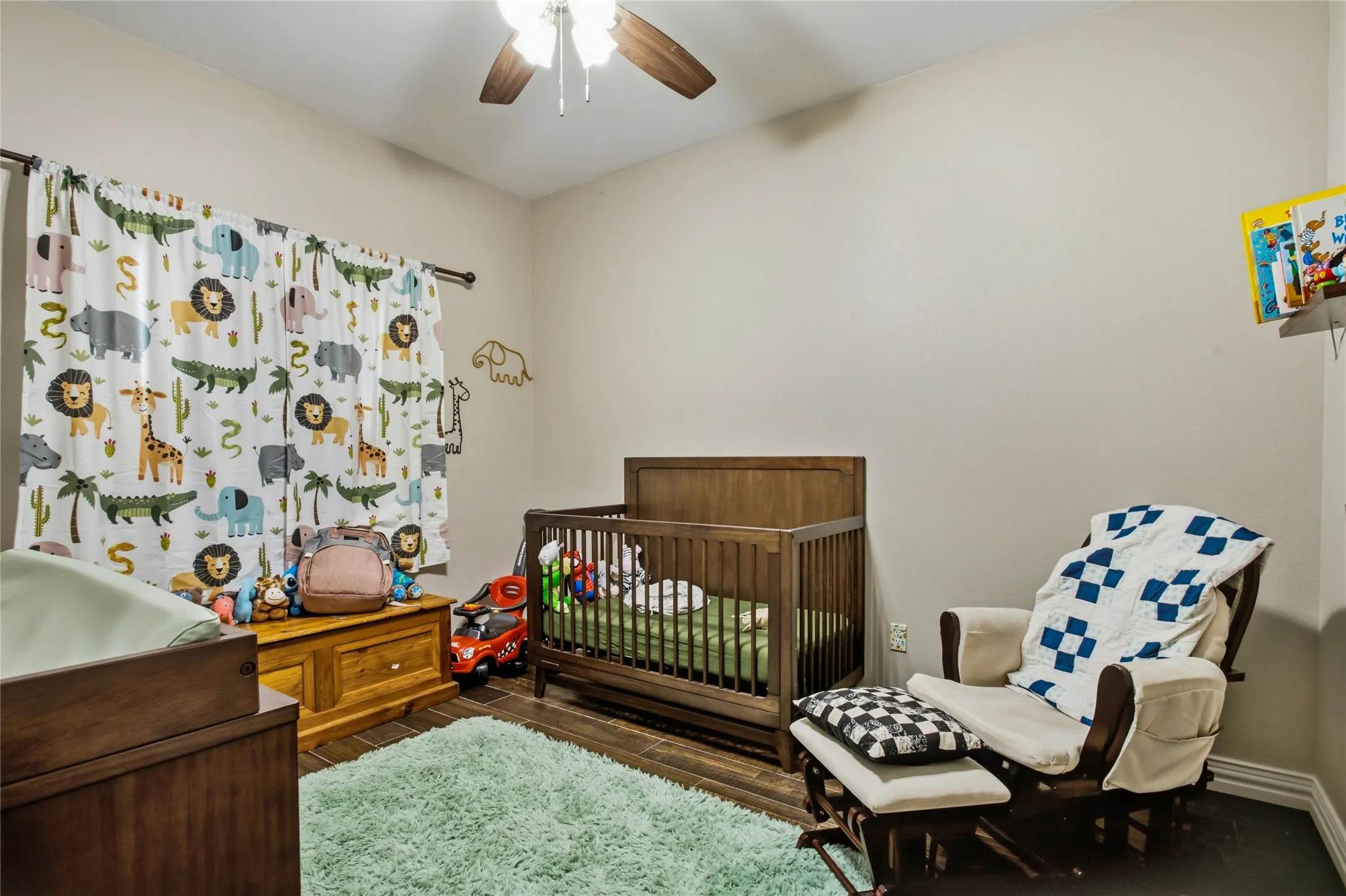 2nd bedroom