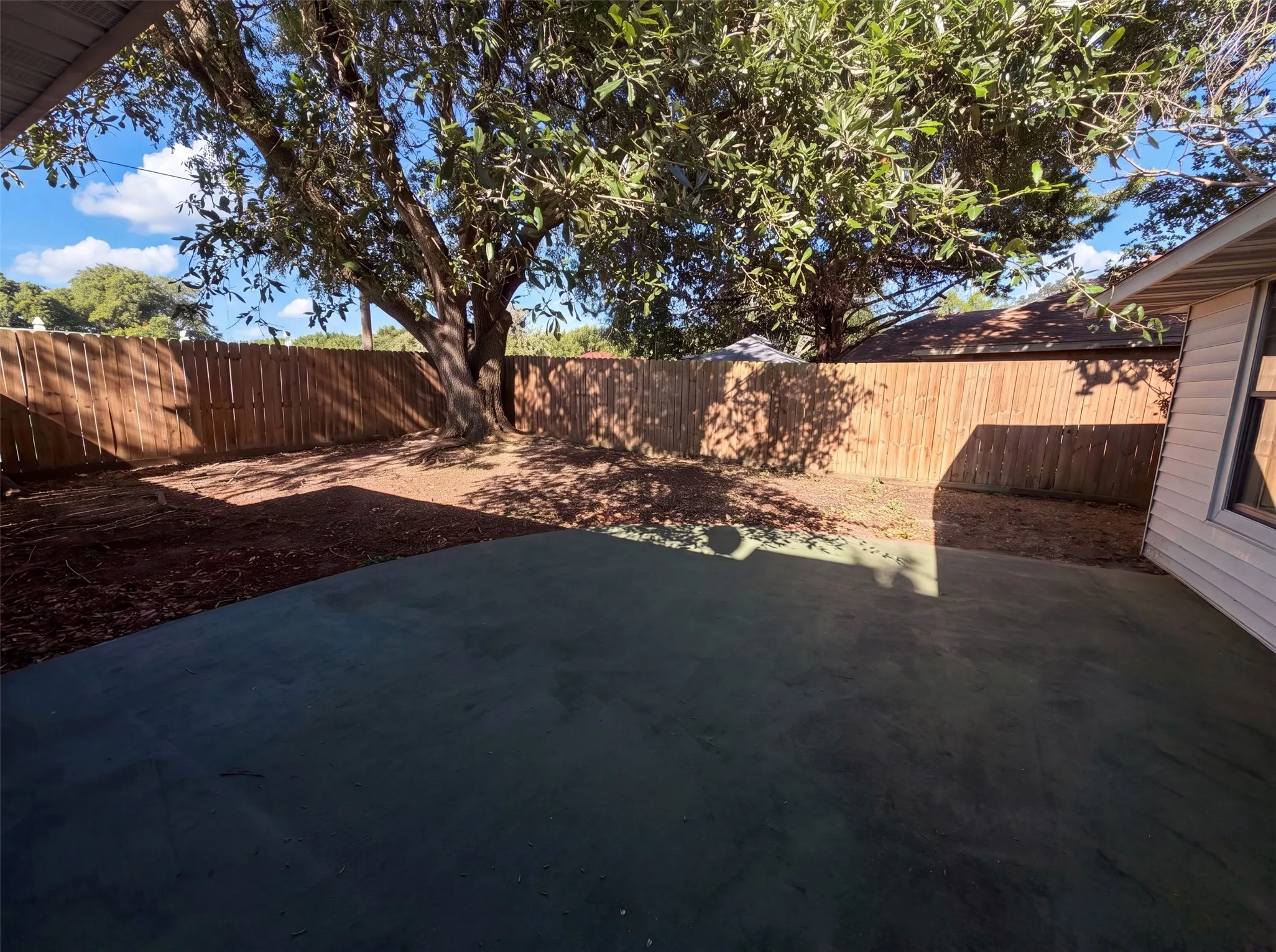 Single Family Residence For Sale in Dallas County , 1503 Curtis Lane, Cedar Hill, Texas 75104, 3 Bedroom, 2 Bathroom, 2 Garage spaces, 1,614 Sqft, built in 1985, mls#21359031, Real Estate Agent in Cedar Hill, Homes For Sale in Dallas county, Homes For Sale in Cedar Hill, Realtor in Cedar Hill Texas, Real Estate Brokerage Independent Realty Texas, Luminita Cordes Realtor