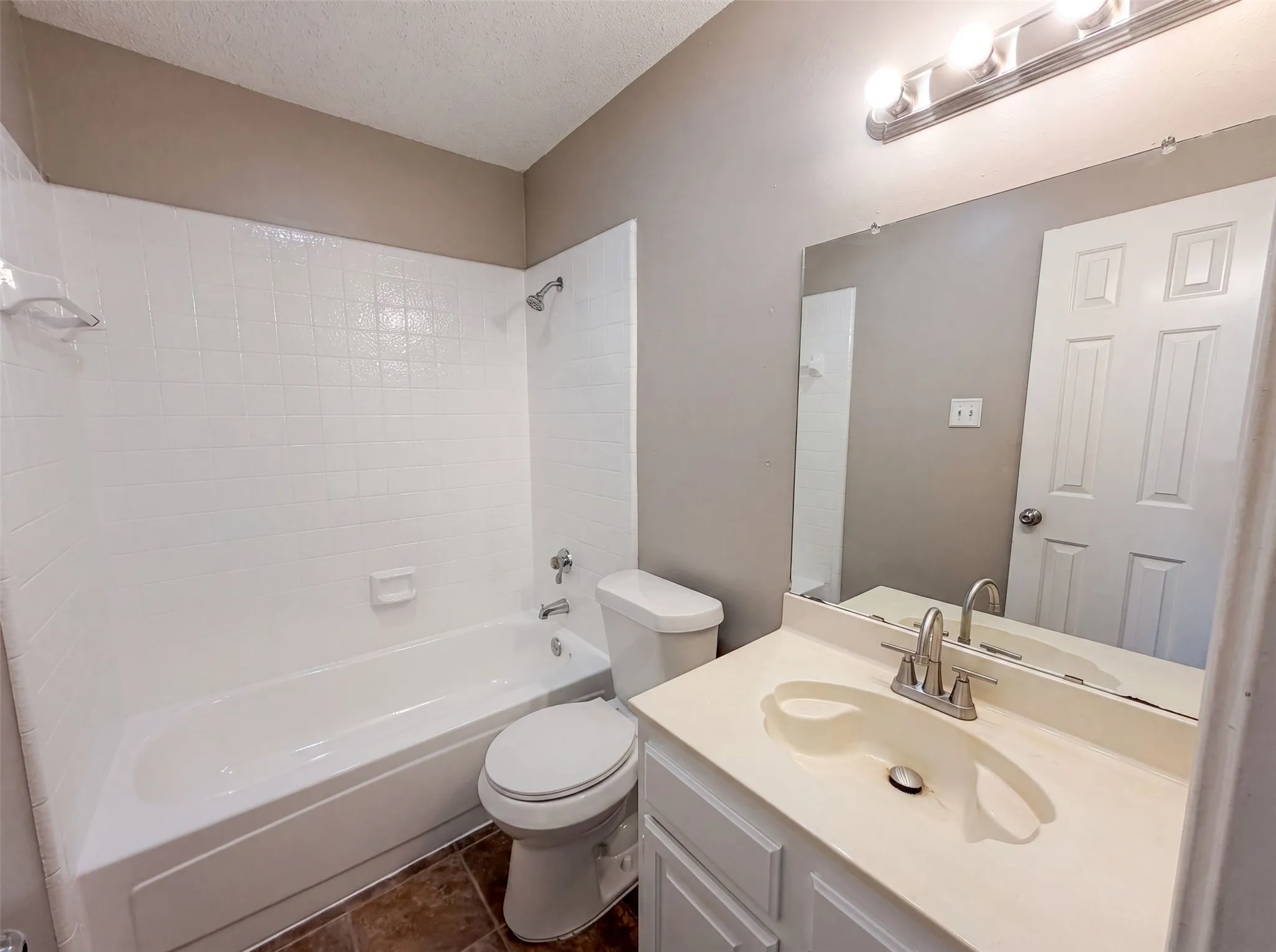 Single Family Residence For Sale in Dallas County , 1503 Curtis Lane, Cedar Hill, Texas 75104, 3 Bedroom, 2 Bathroom, 2 Garage spaces, 1,614 Sqft, built in 1985, mls#21359031, Real Estate Agent in Cedar Hill, Homes For Sale in Dallas county, Homes For Sale in Cedar Hill, Realtor in Cedar Hill Texas, Real Estate Brokerage Independent Realty Texas, Luminita Cordes Realtor