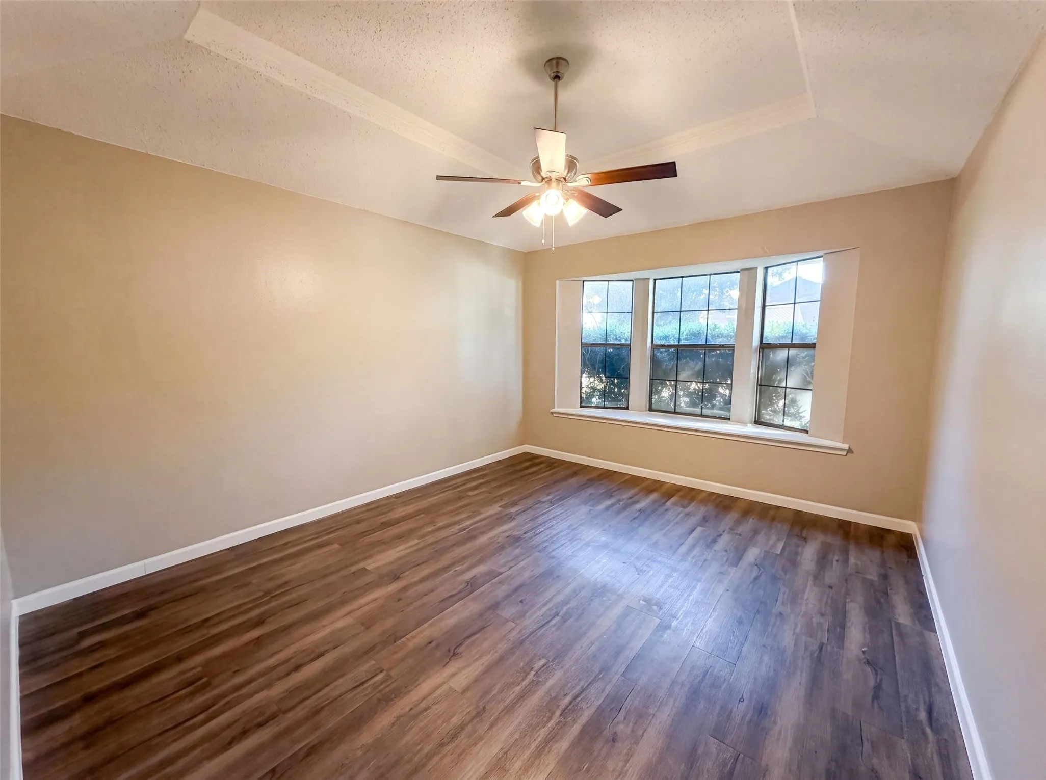 Single Family Residence For Sale in Dallas County , 1503 Curtis Lane, Cedar Hill, Texas 75104, 3 Bedroom, 2 Bathroom, 2 Garage spaces, 1,614 Sqft, built in 1985, mls#21359031, Real Estate Agent in Cedar Hill, Homes For Sale in Dallas county, Homes For Sale in Cedar Hill, Realtor in Cedar Hill Texas, Real Estate Brokerage Independent Realty Texas, Luminita Cordes Realtor