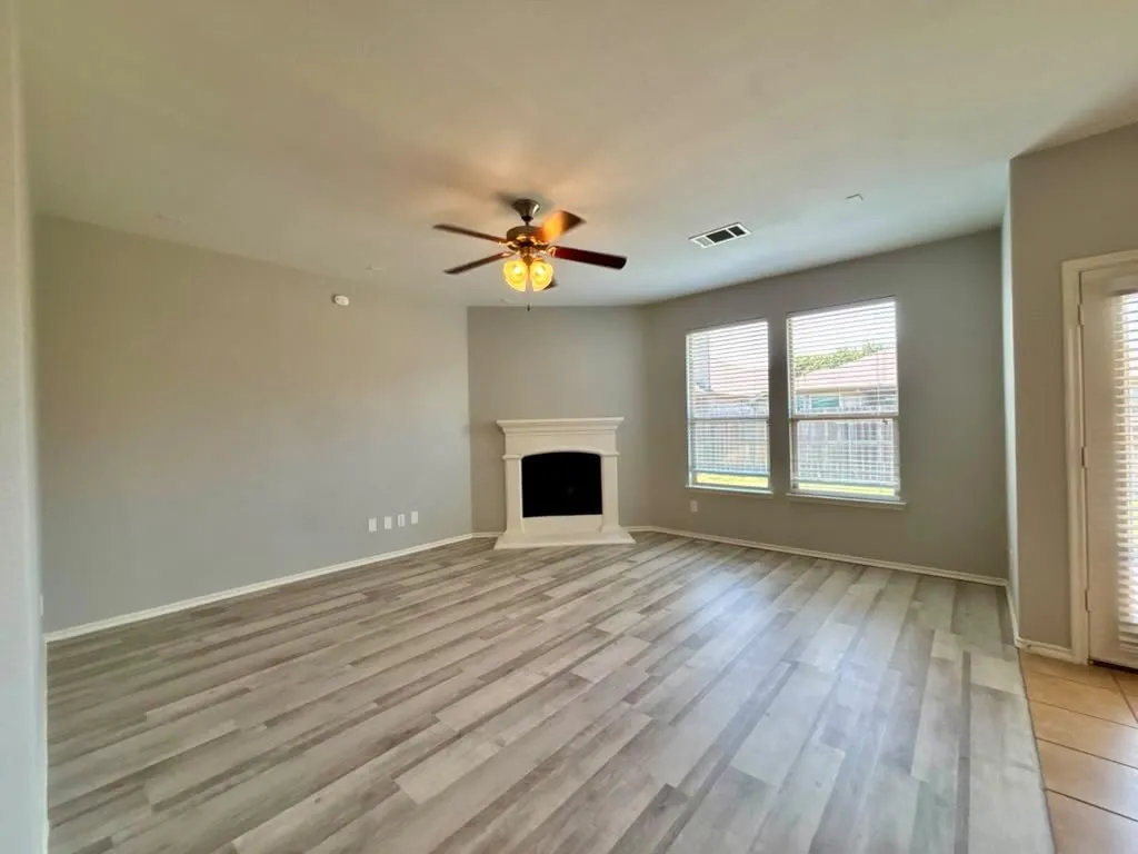 Single Family Residence For Sale in Kaufman County , 2047 Jack County Drive, Forney, Texas 75126, 4 Bedroom, 3 Bathroom, 2 Garage spaces, 2,588 Sqft, built in 2011, mls#21356131, Real Estate Agent in Forney, Homes For Sale in Kaufman county, Homes For Sale in Forney, Realtor in Forney Texas, Real Estate Brokerage Independent Realty Texas, Luminita Cordes Realtor