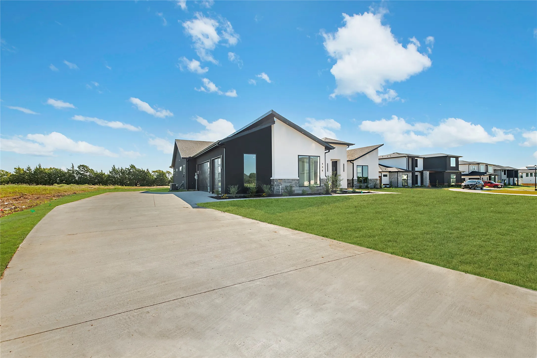 Single Family Residence For Sale in Ellis County , 430 Whispering Way, Red Oak, Texas 75154, 4 Bedroom, 4 Bathroom, 3 Garage spaces, 3,200 Sqft, built in 2024, mls#21356278, Real Estate Agent in Red Oak, Homes For Sale in Ellis county, Homes For Sale in Red Oak, Realtor in Red Oak Texas, Real Estate Brokerage Independent Realty Texas, Luminita Cordes Realtor