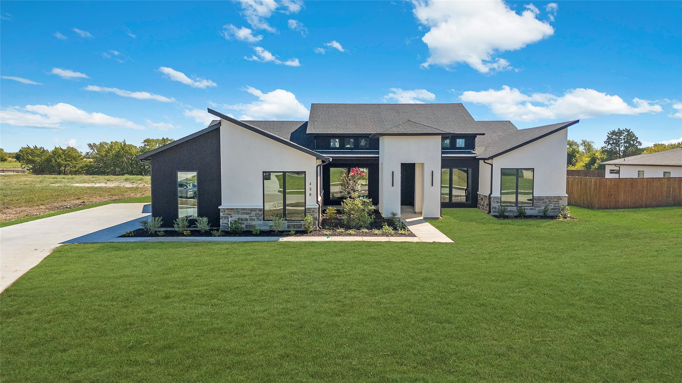 Single Family Residence For Sale in Ellis County , 430 Whispering Way, Red Oak, Texas 75154, 4 Bedroom, 4 Bathroom, 3 Garage spaces, 3,200 Sqft, built in 2024, mls#21356278, Real Estate Agent in Red Oak, Homes For Sale in Ellis county, Homes For Sale in Red Oak, Realtor in Red Oak Texas, Real Estate Brokerage Independent Realty Texas, Luminita Cordes Realtor
